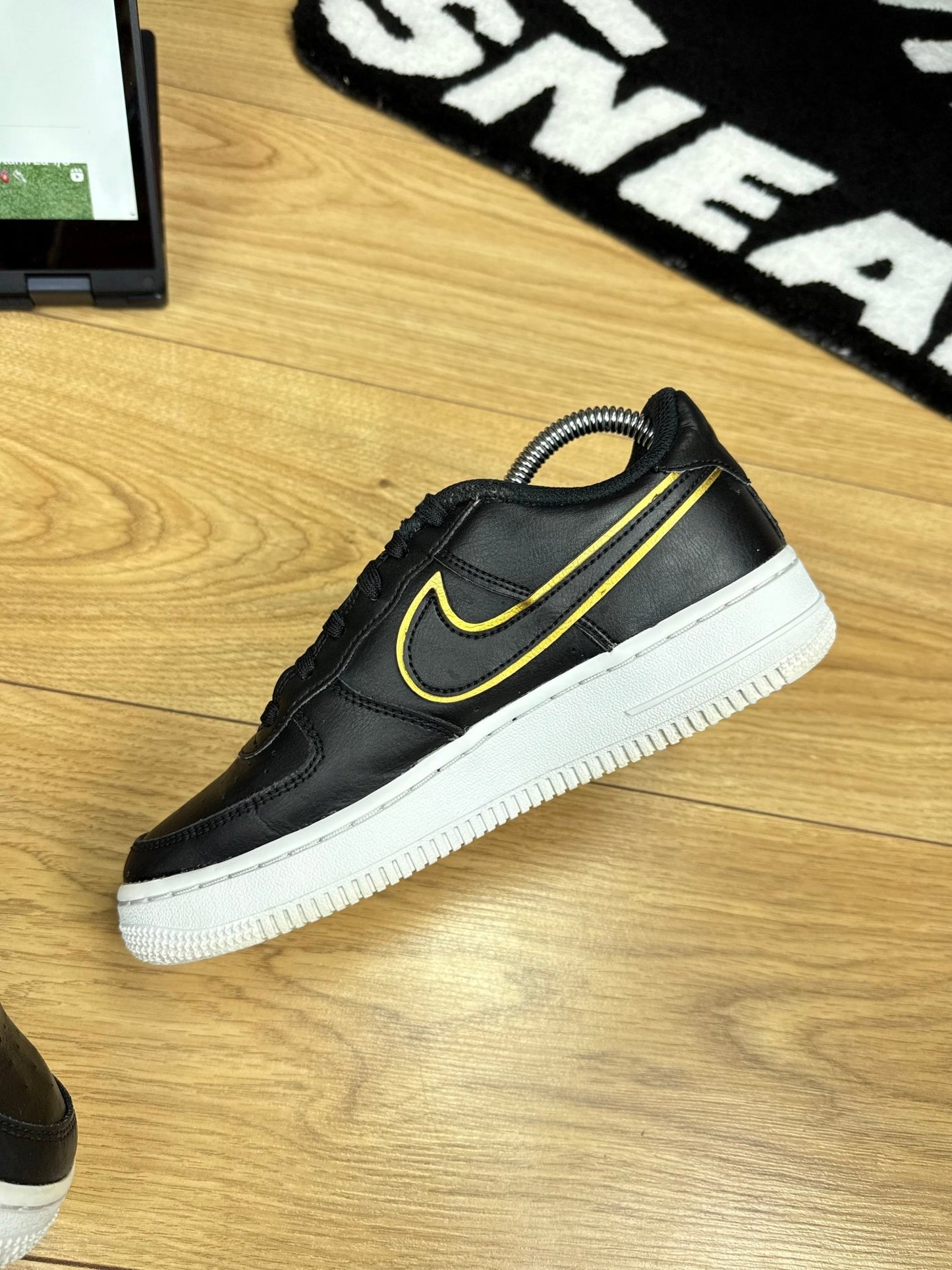 Nike Air Force 1 Low (37.5)