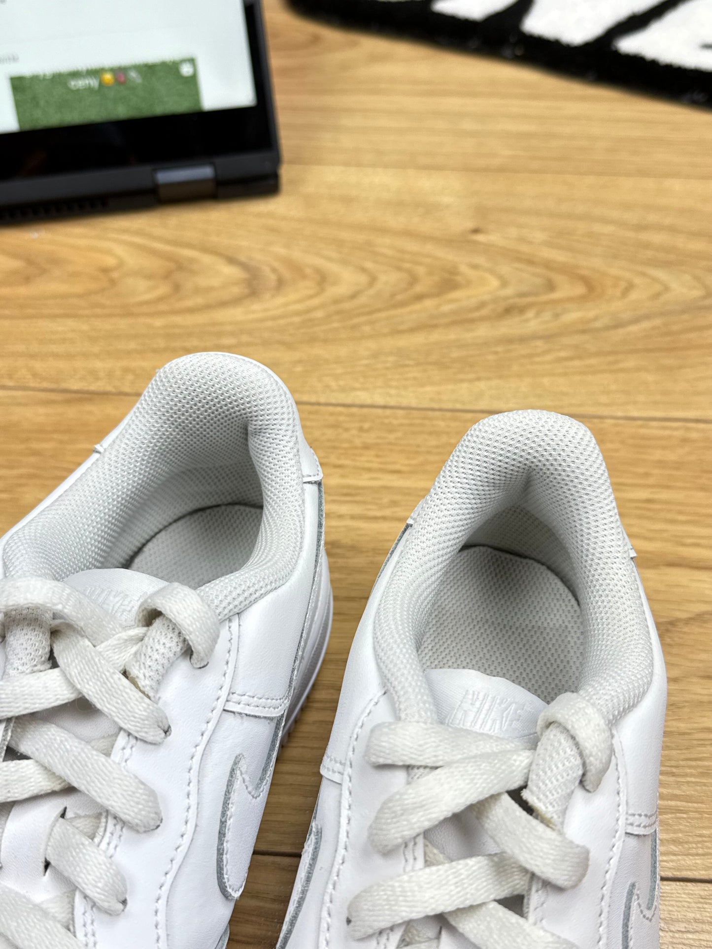 Nike Air Force 1 Low (40)