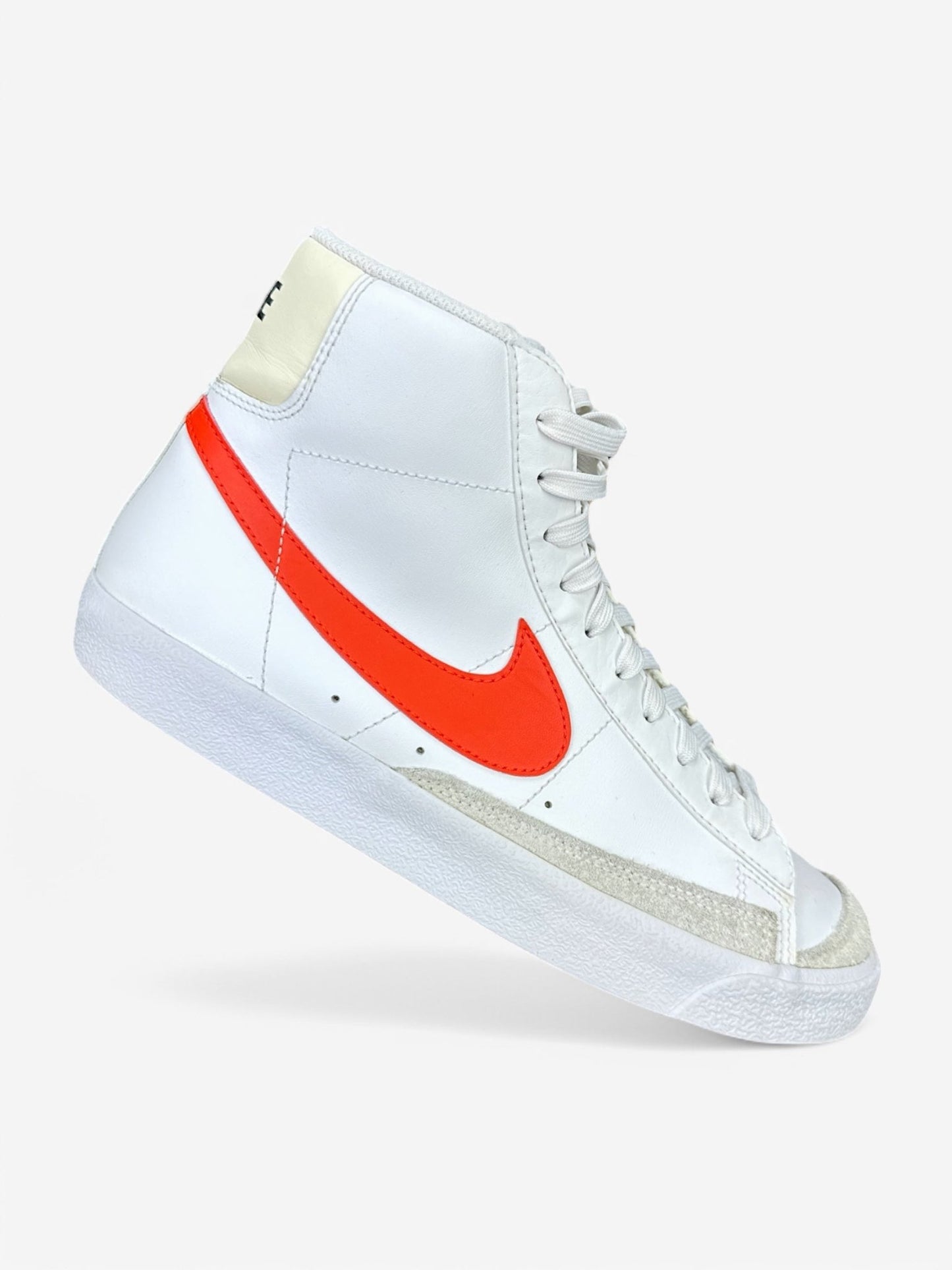 Nike Blazer Mid 77 (40)