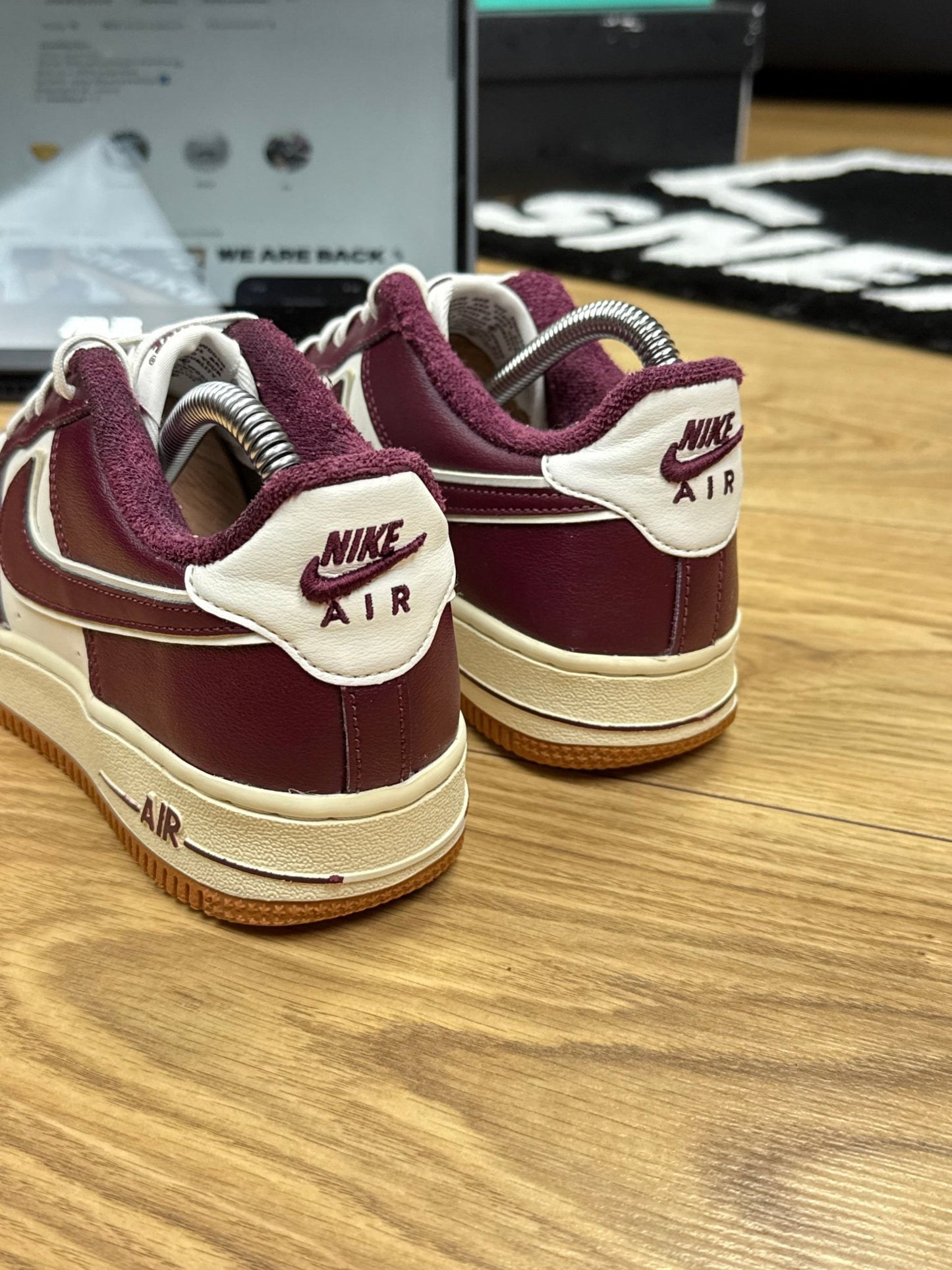 Nike Air Force 1 Low (37.5)