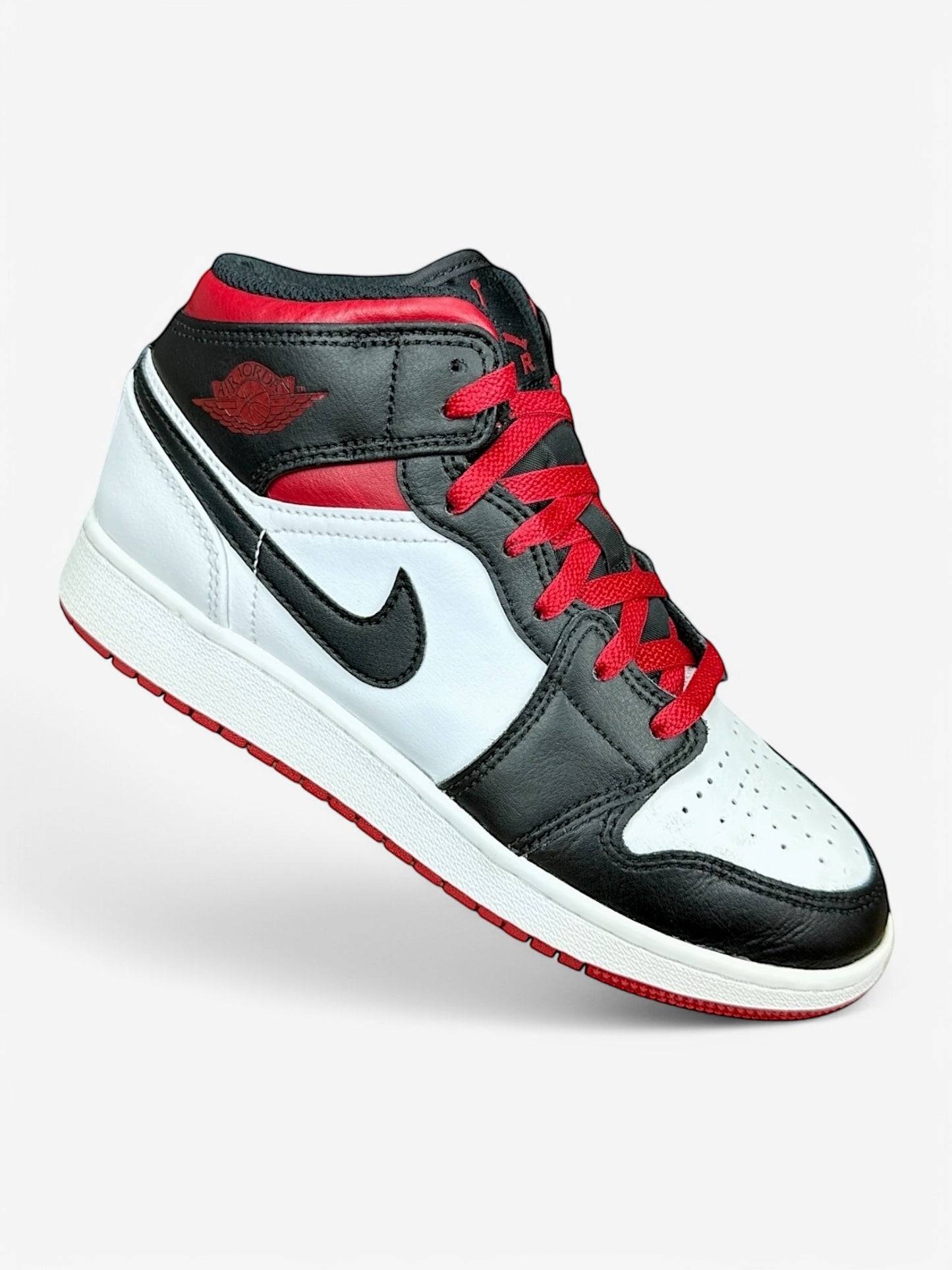 Nike Air Jordan 1 Mid (37.5)