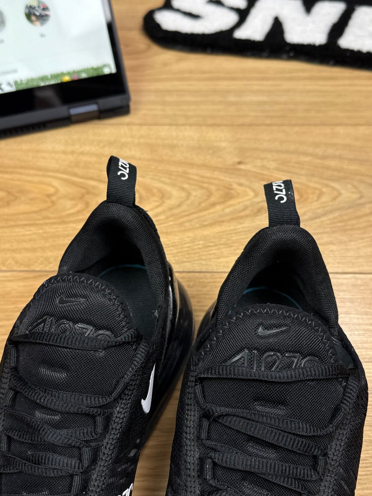 Nike Air Max 270 (42.5)