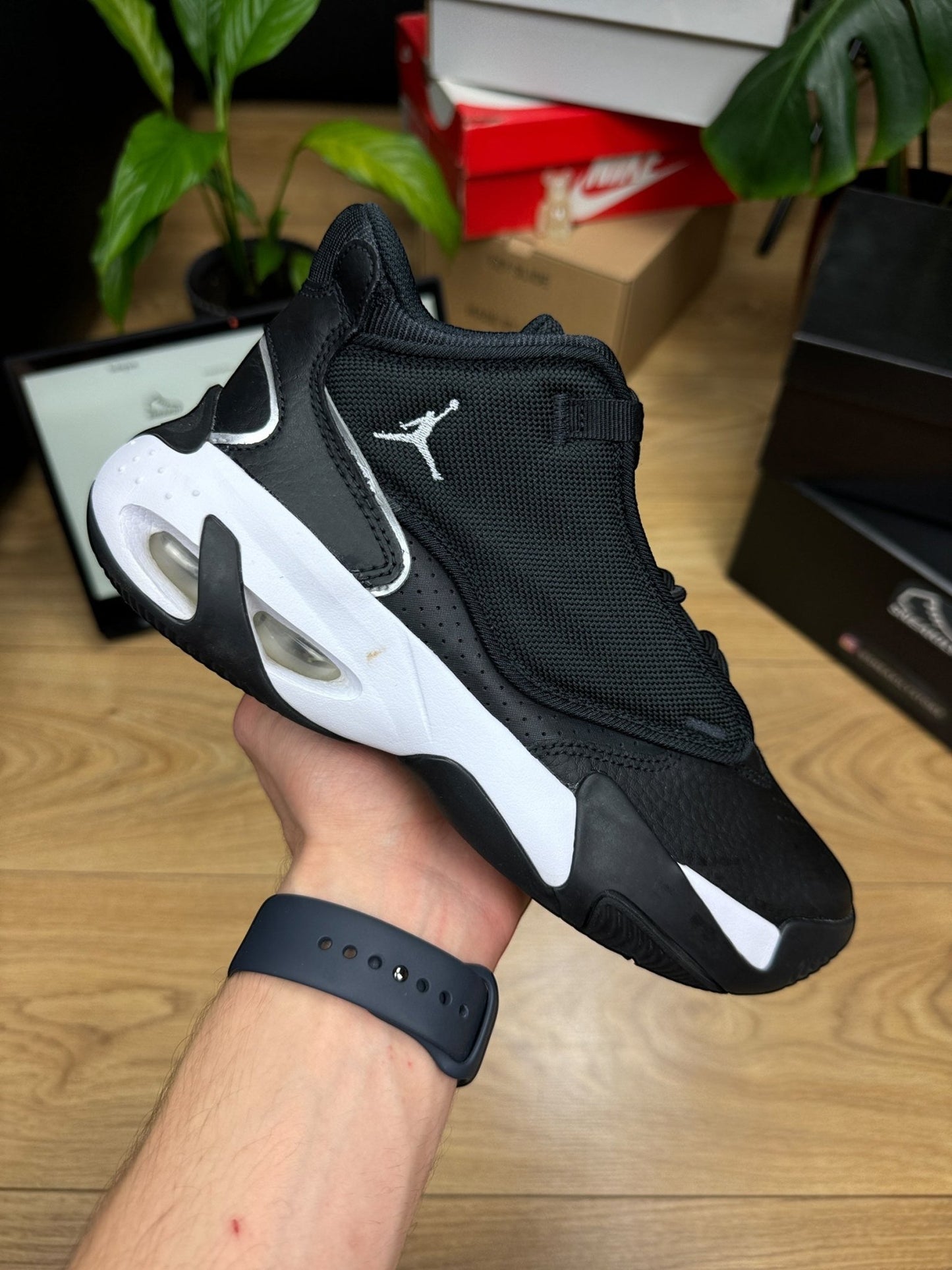 Nike Air Jordan Max Aura 4 (37.5)