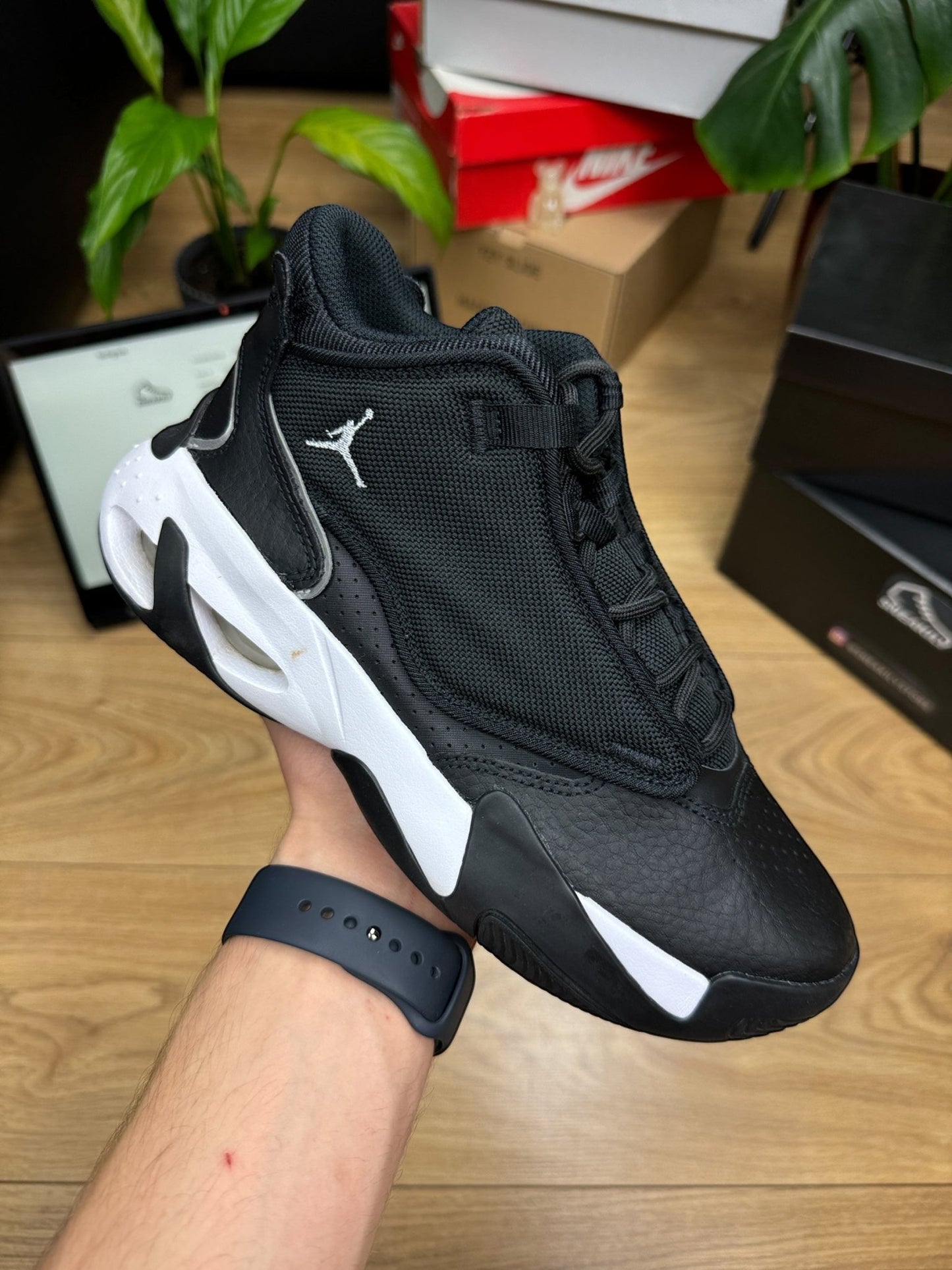 Nike Air Jordan Max Aura 4 (37.5)
