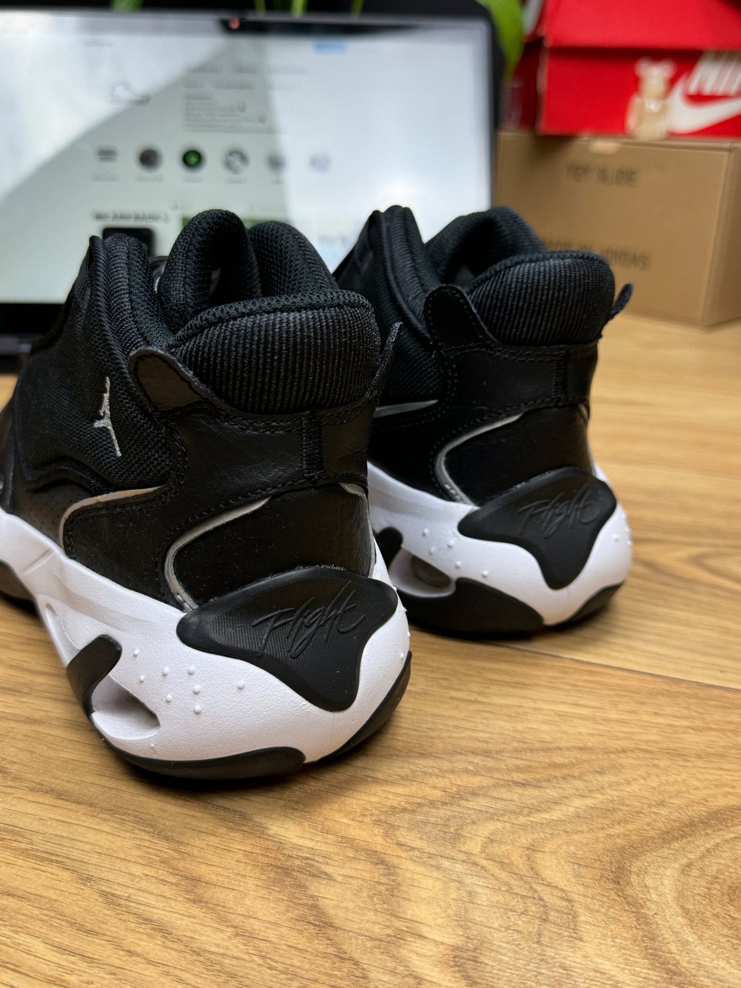 Nike Air Jordan Max Aura 4 (37.5)