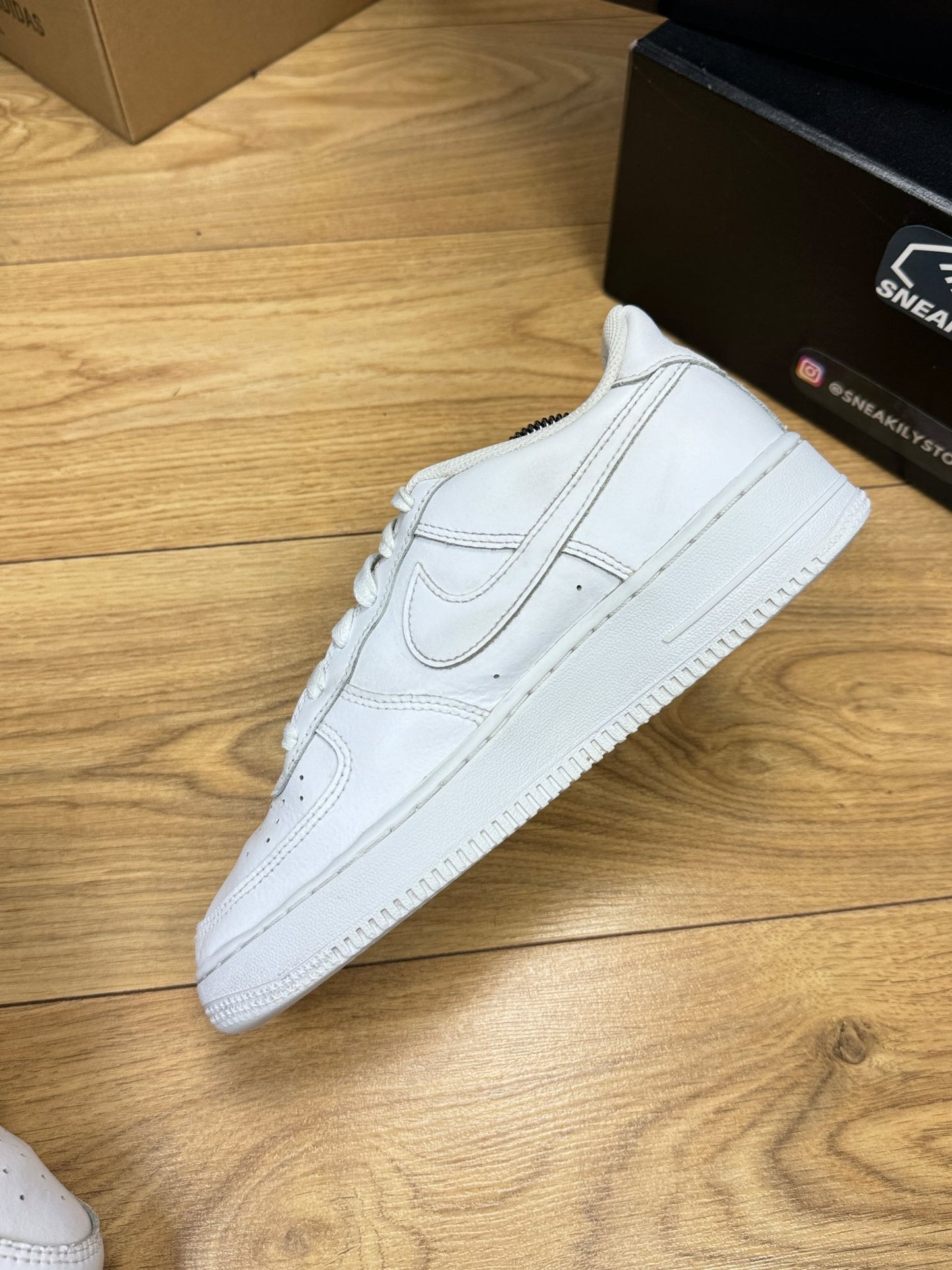 Nike Air Force 1 Low (38.5)