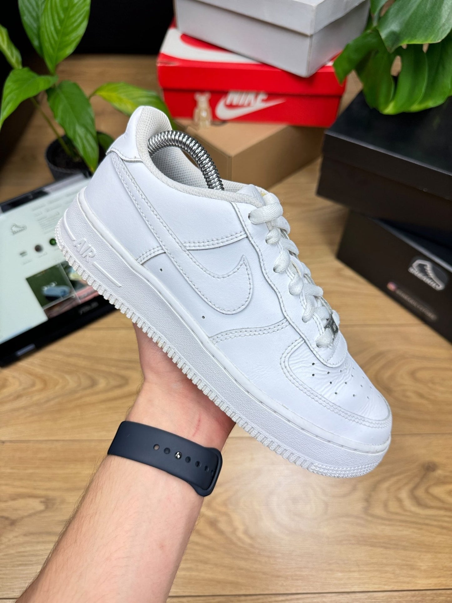 Nike Air Force 1 Low (38.5)
