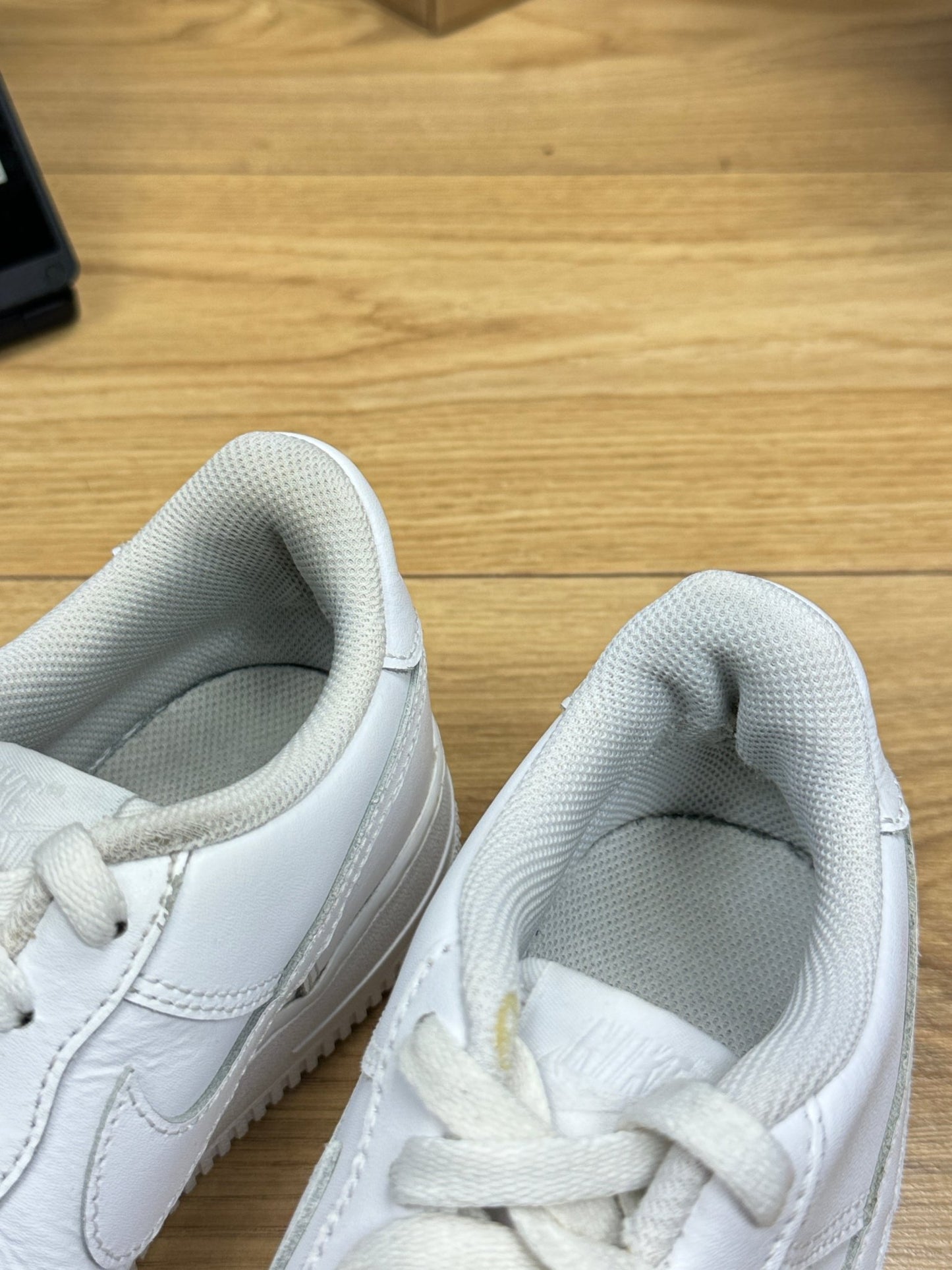 Nike Air Force 1 Low (38.5)