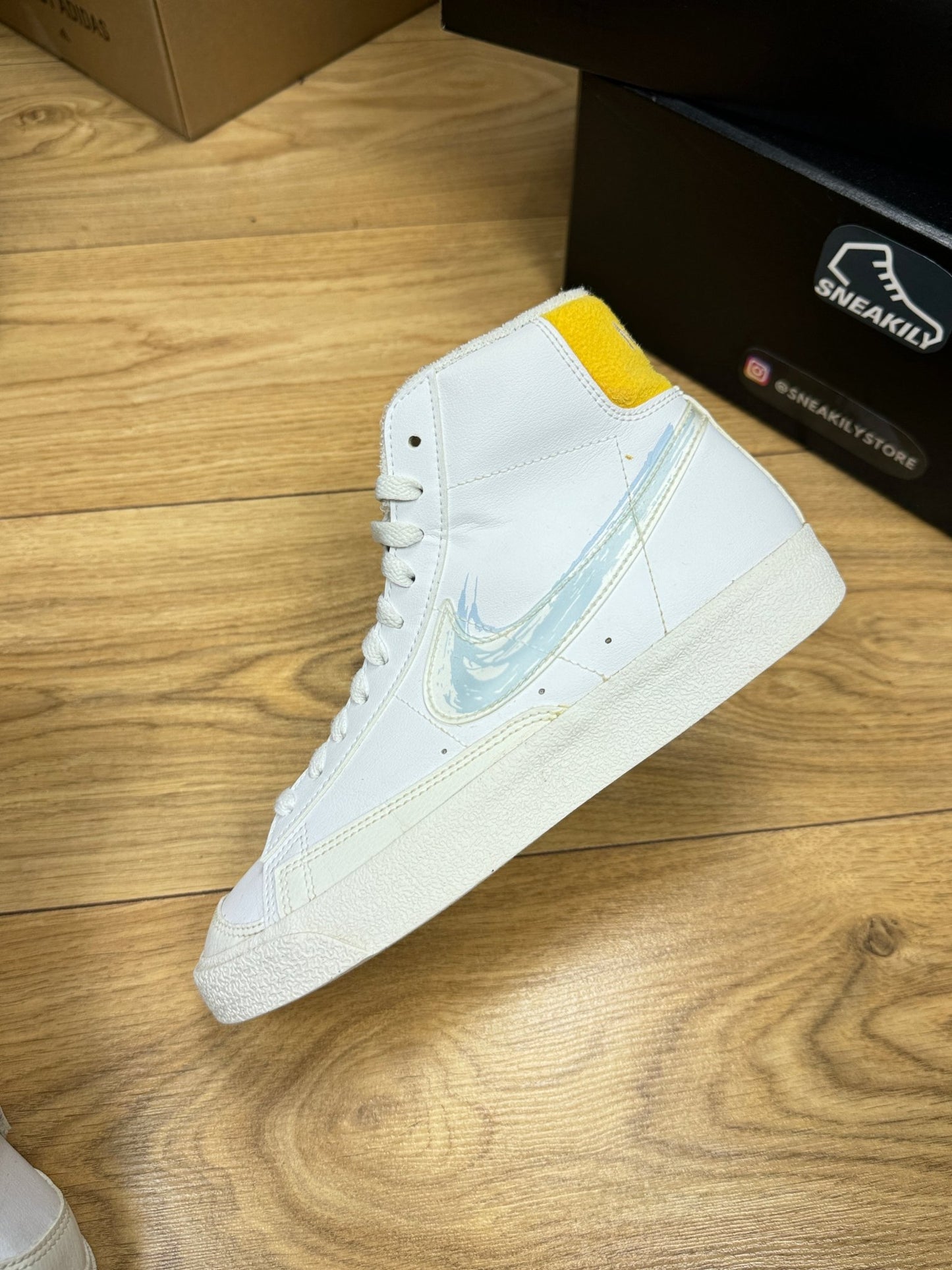 Nike Blazer Mid 77 (37.5)