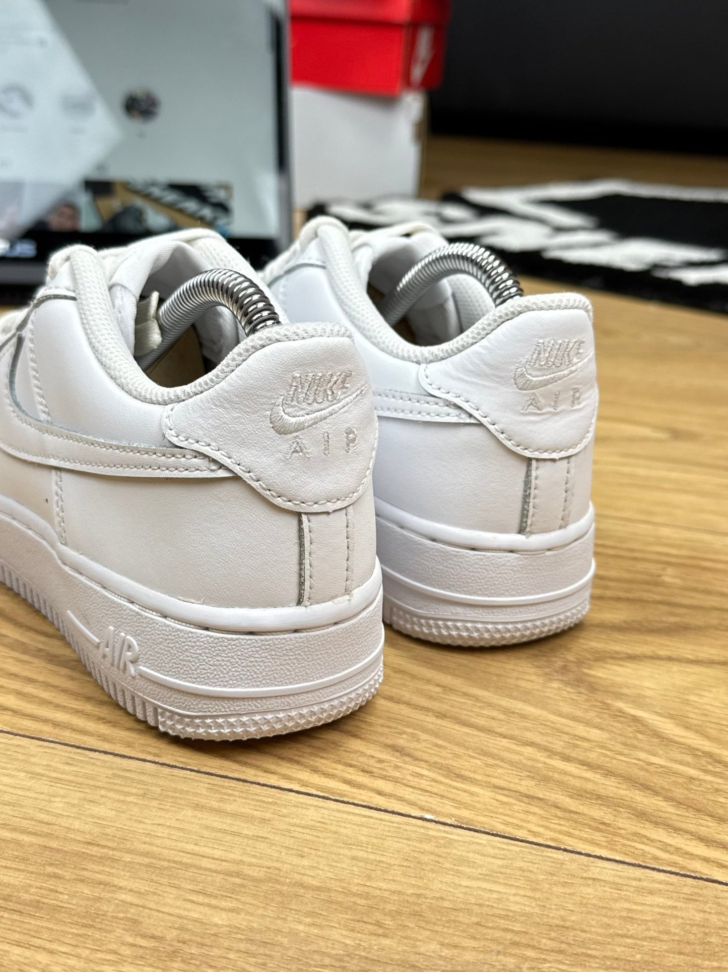 Nike Air Force 1 Low (37.5)