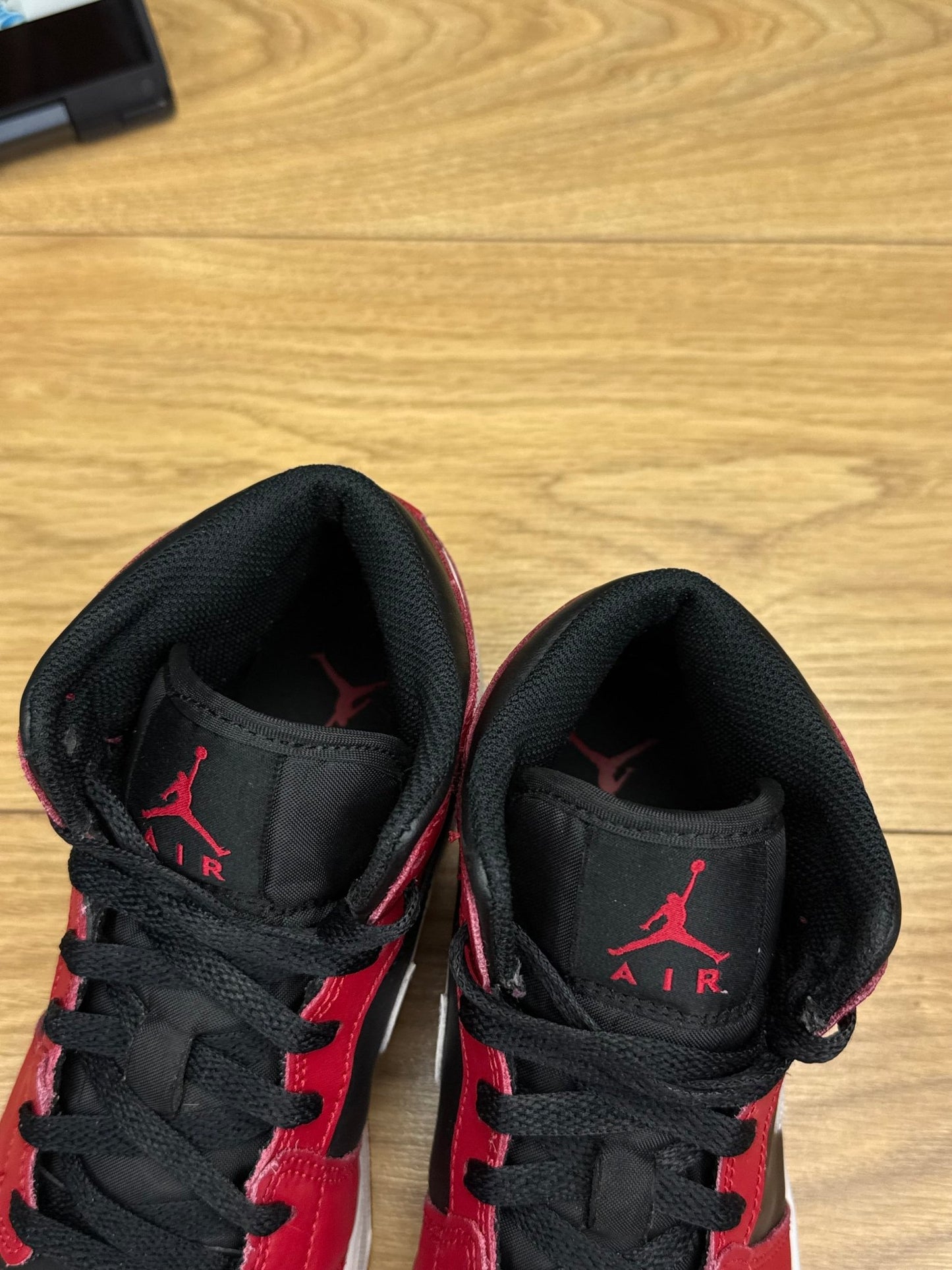 Nike Air Jordan 1 Mid (37.5)