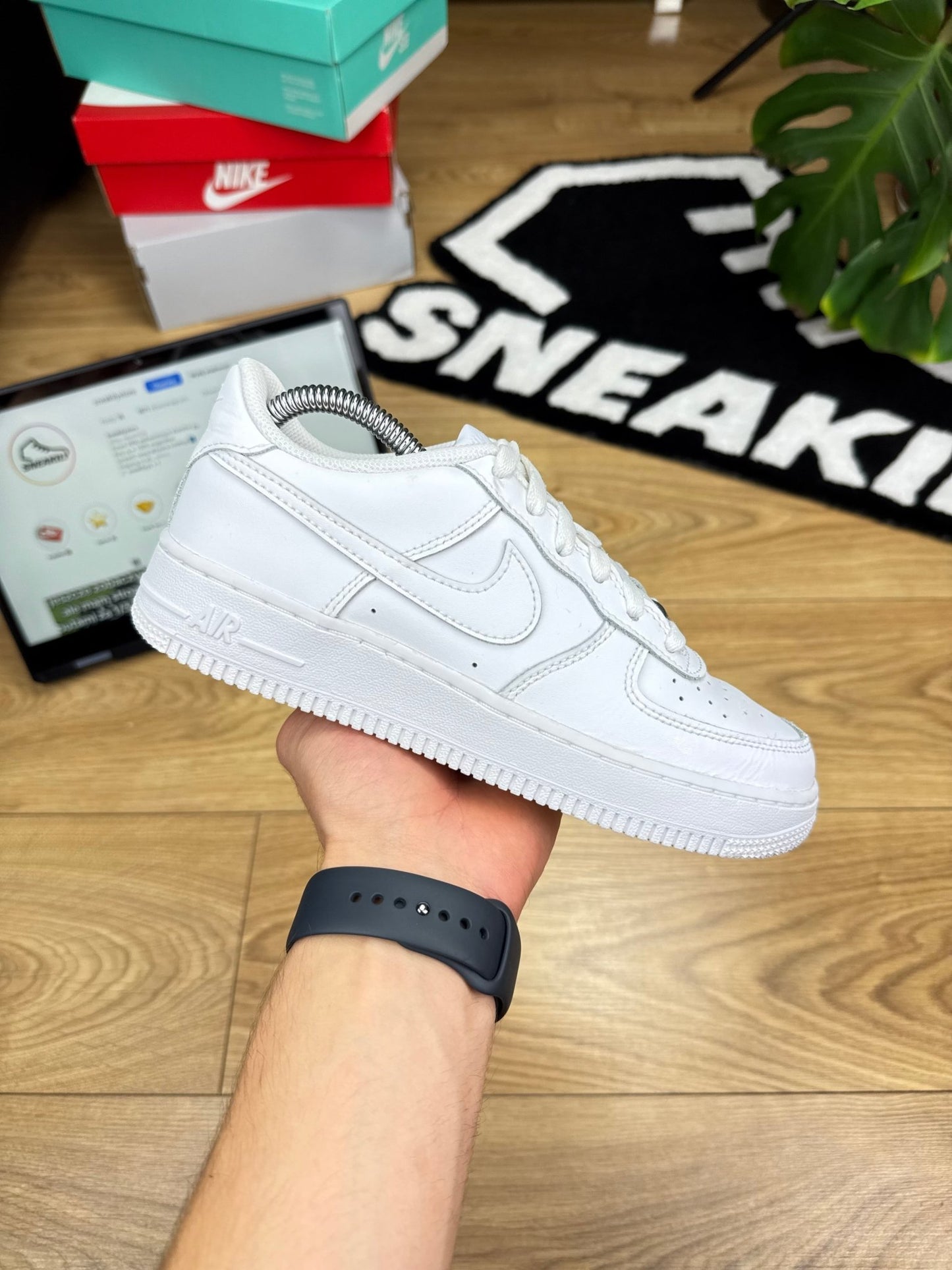 Nike Air Force 1 Low (37.5)
