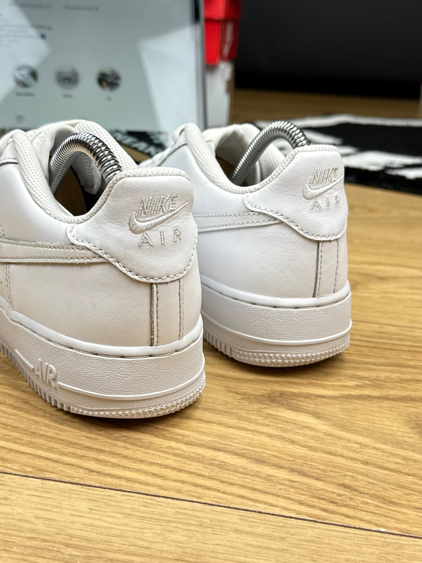 Nike Air Force 1 Low (40)