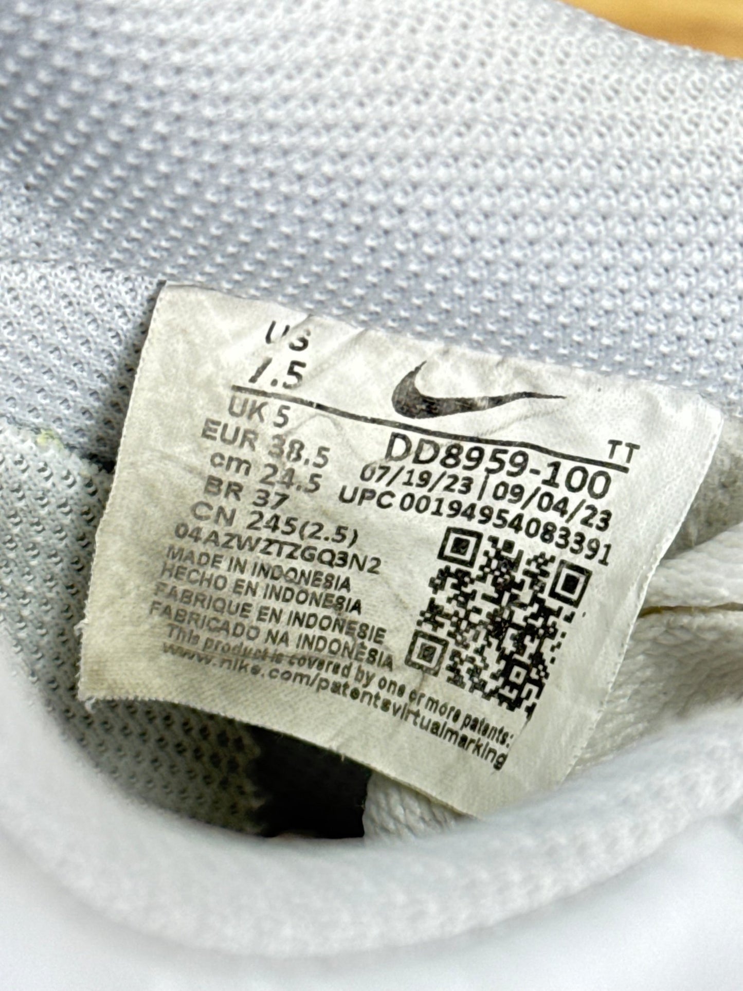 Nike Air Force 1 Low (38.5)
