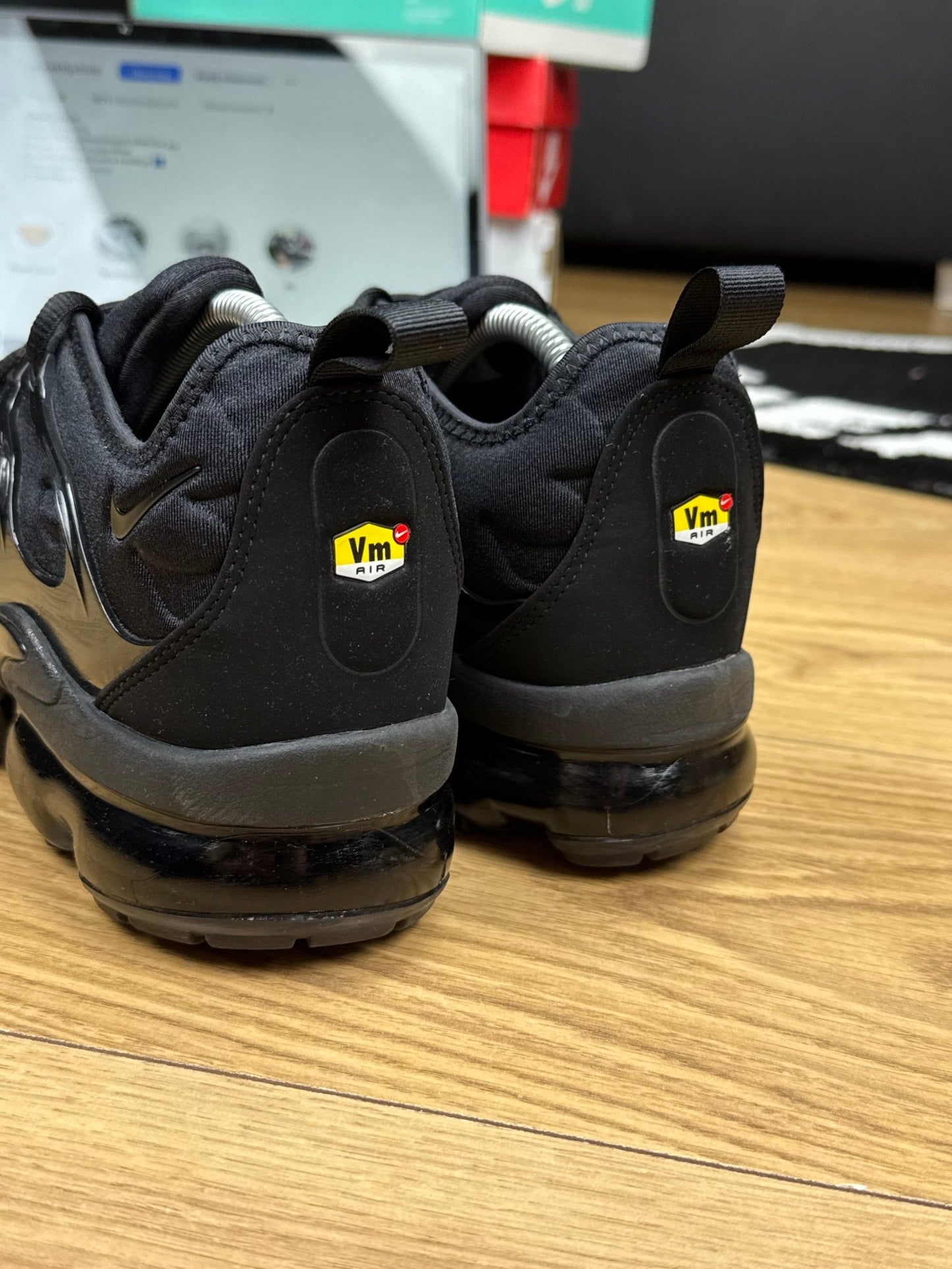 Nike Air Vapormax Plus (42.5)