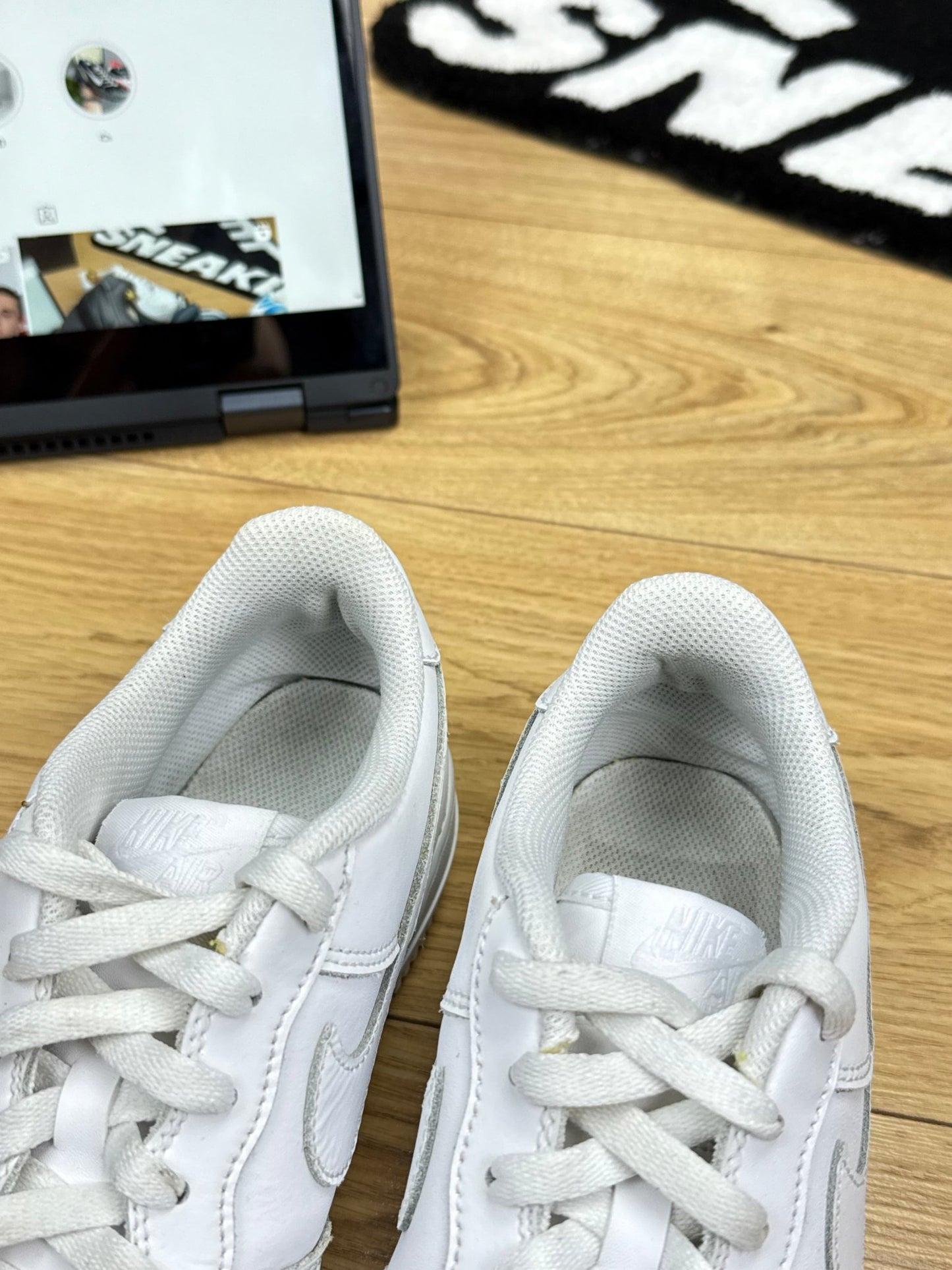 Nike Air Force 1 Low (40)