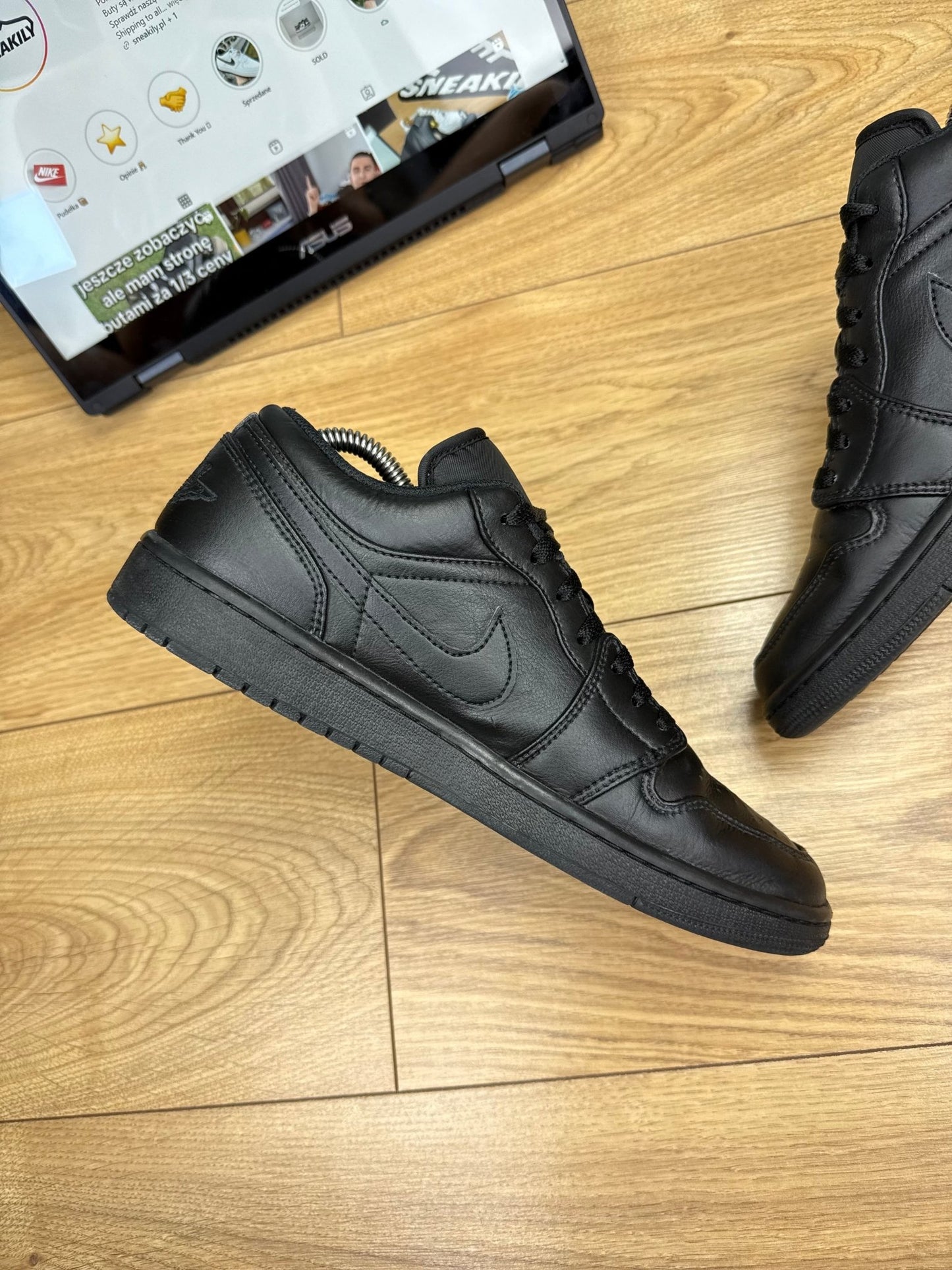 Nike Air Jordan 1 Low (42.5)