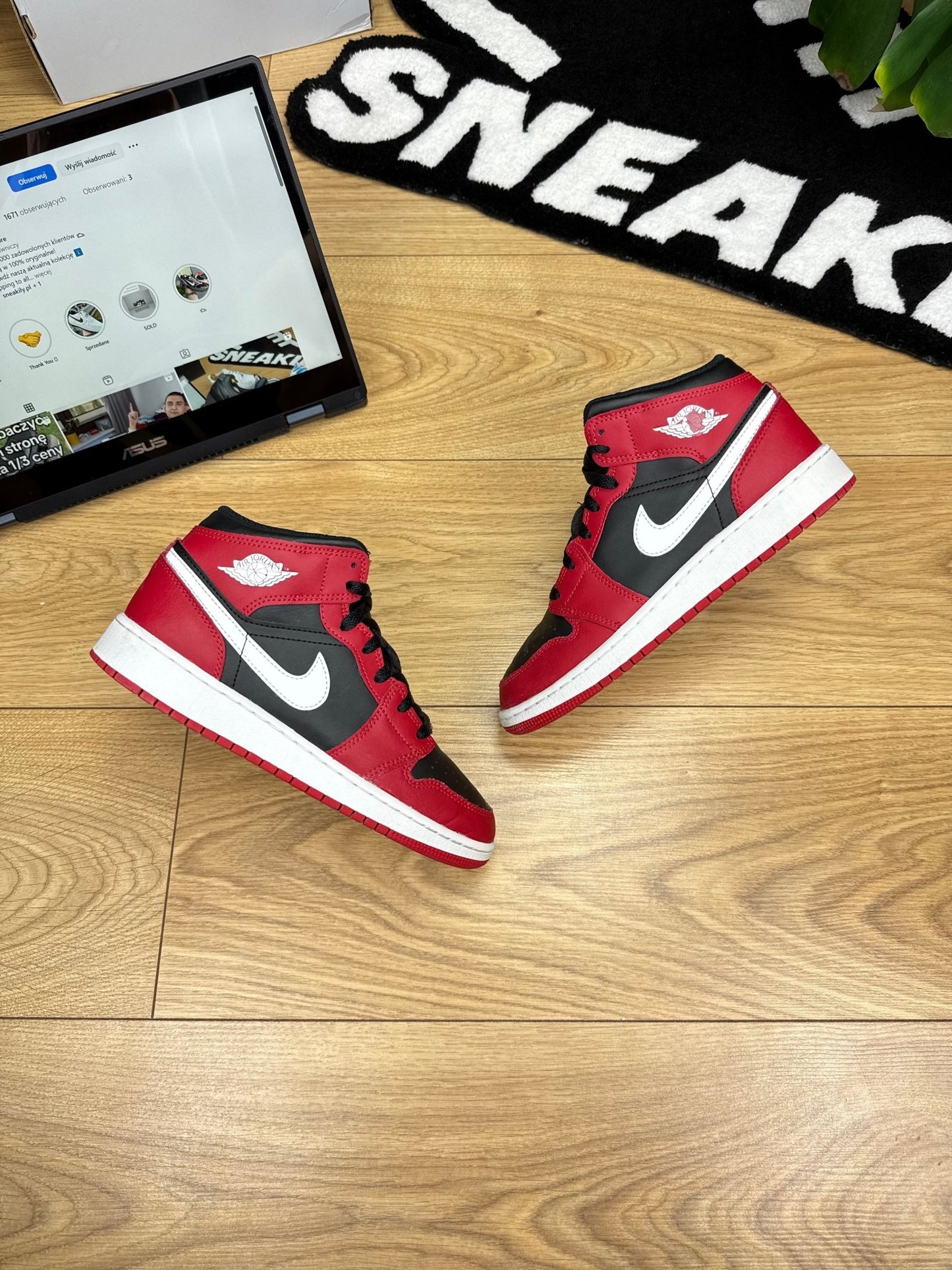 Nike Air Jordan 1 Mid (37.5)