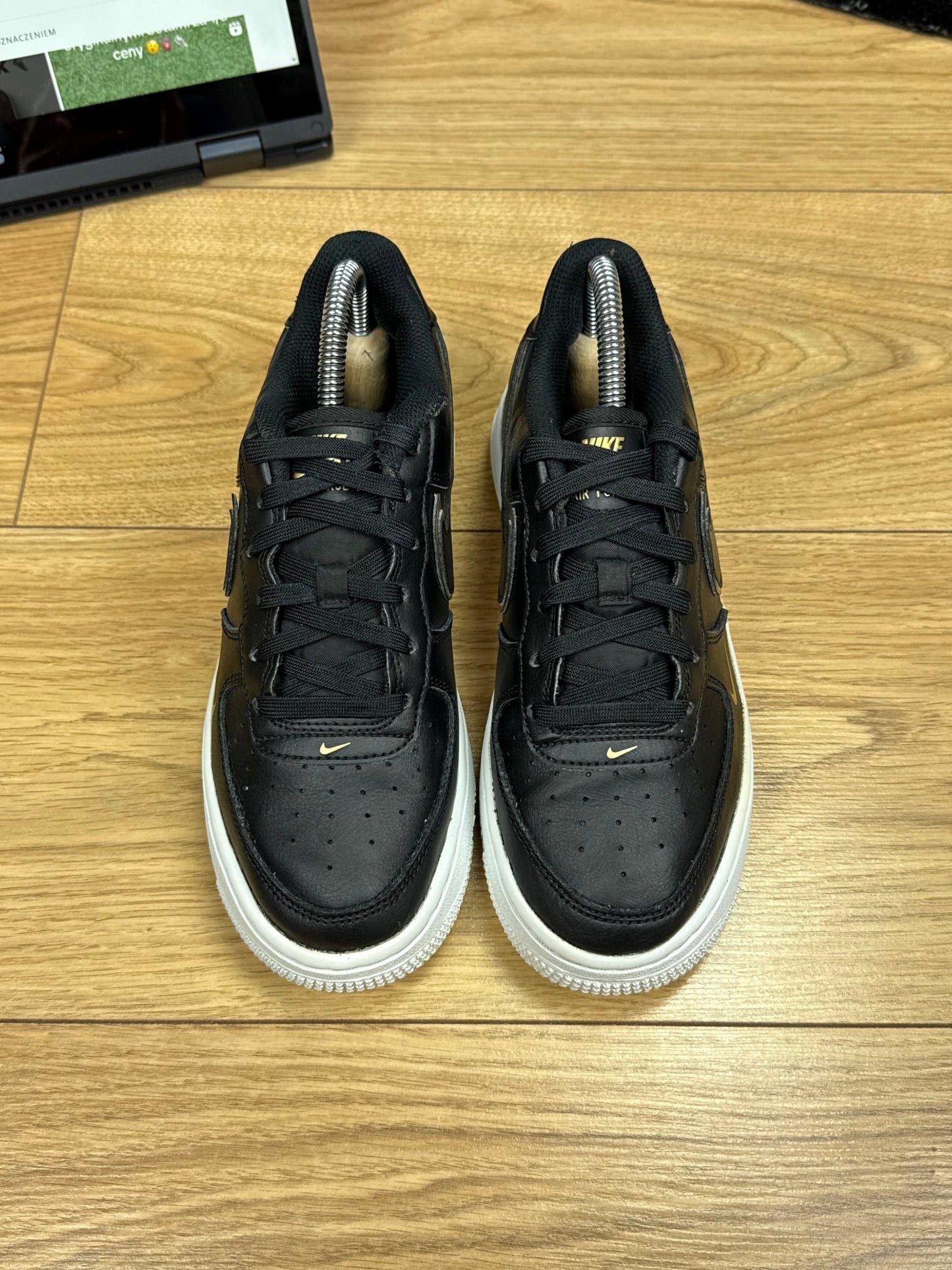 Nike Air Force 1 Low (37.5)