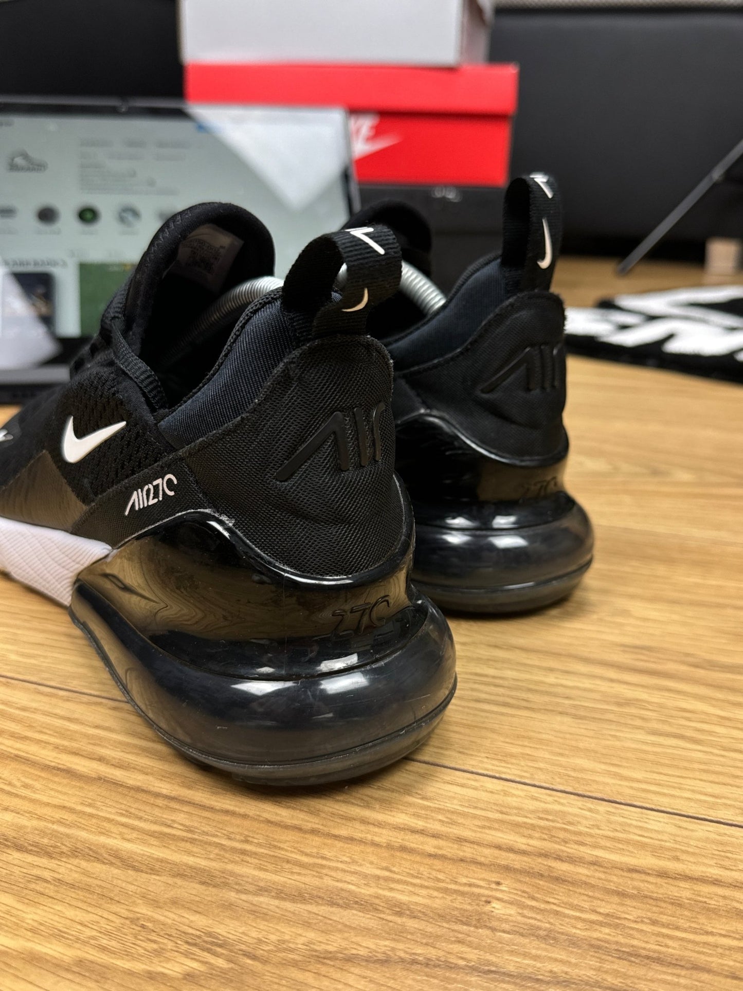 Nike Air Max 270 (42.5)