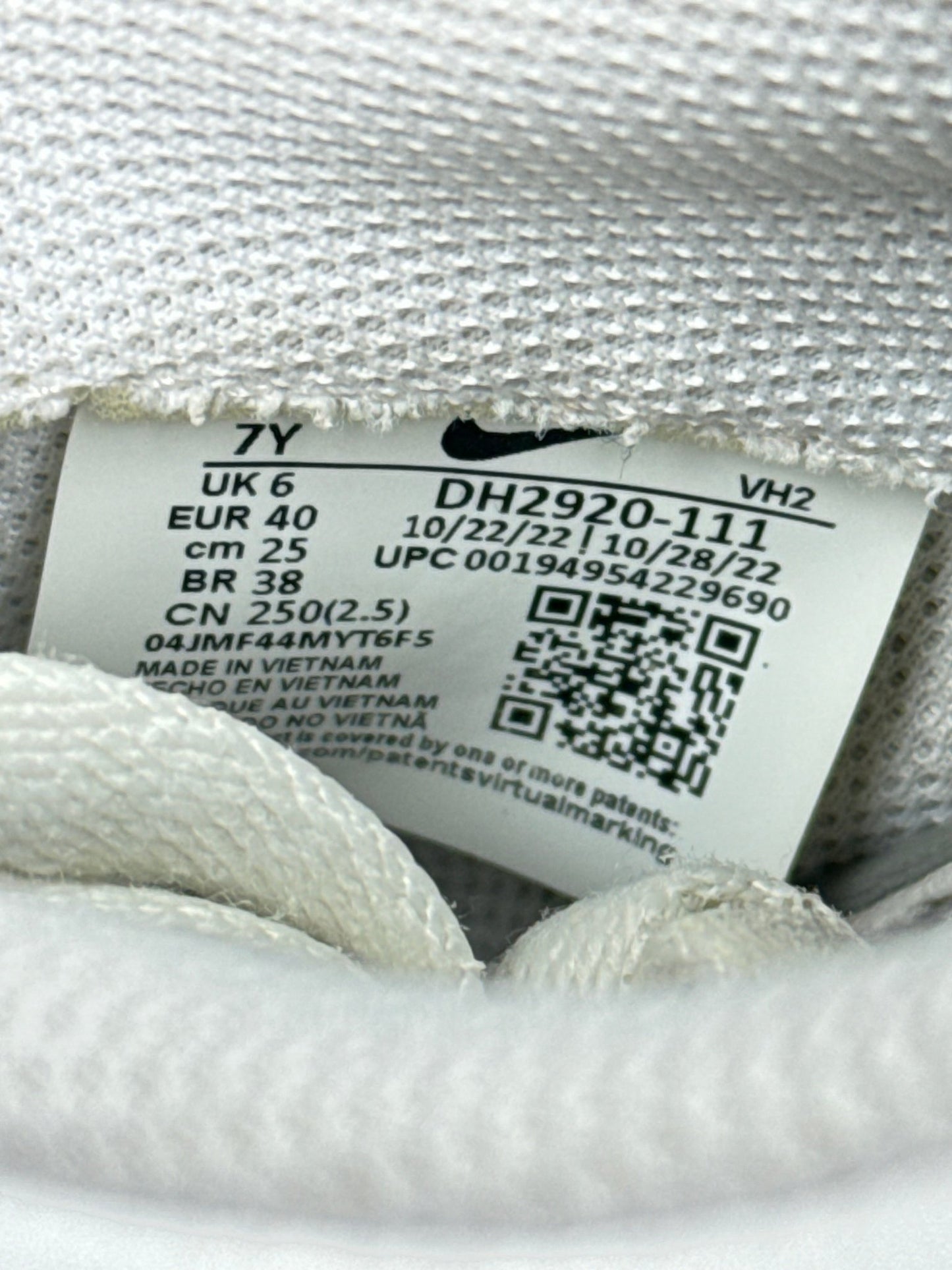 Nike Air Force 1 Low (40)
