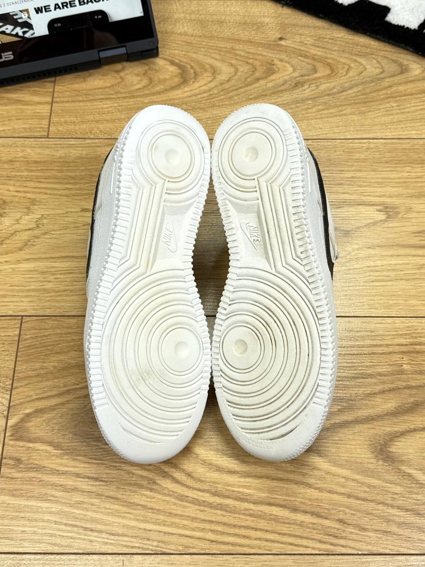 Nike Air Force 1 Low (40)