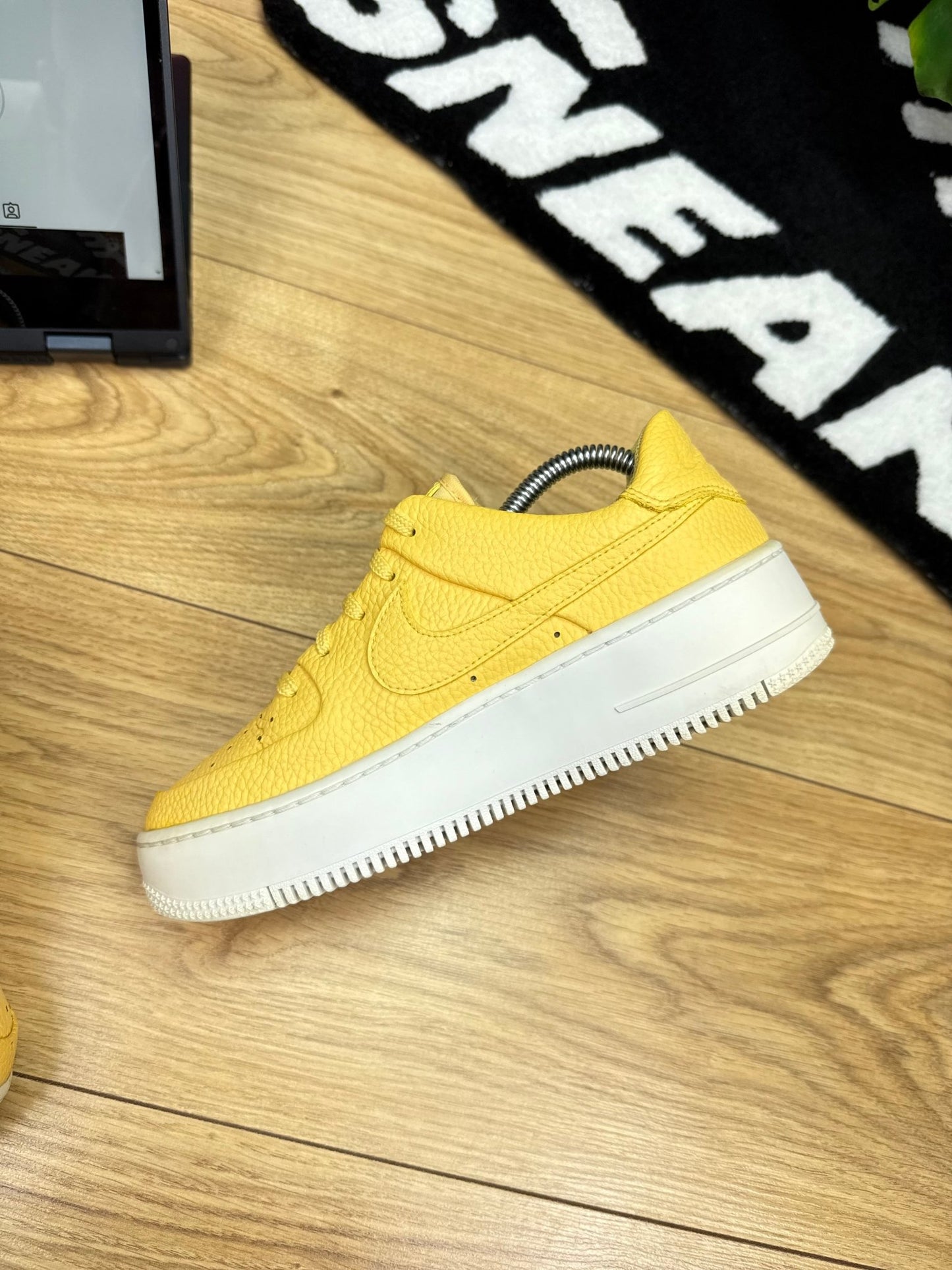 Nike Air Force 1 Sage (37.5)