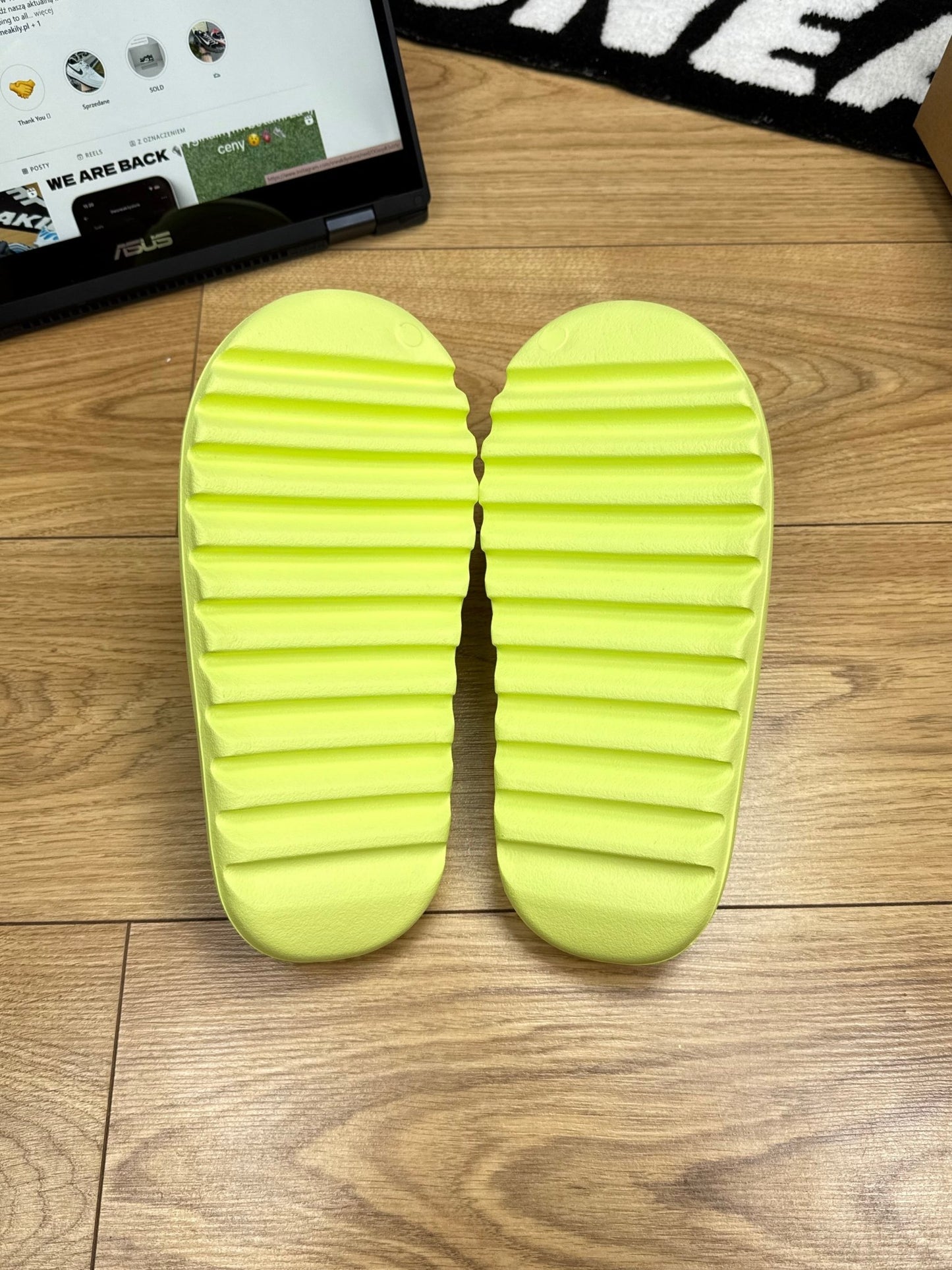 Adidas Yeezy Slides 2022/23 (42)