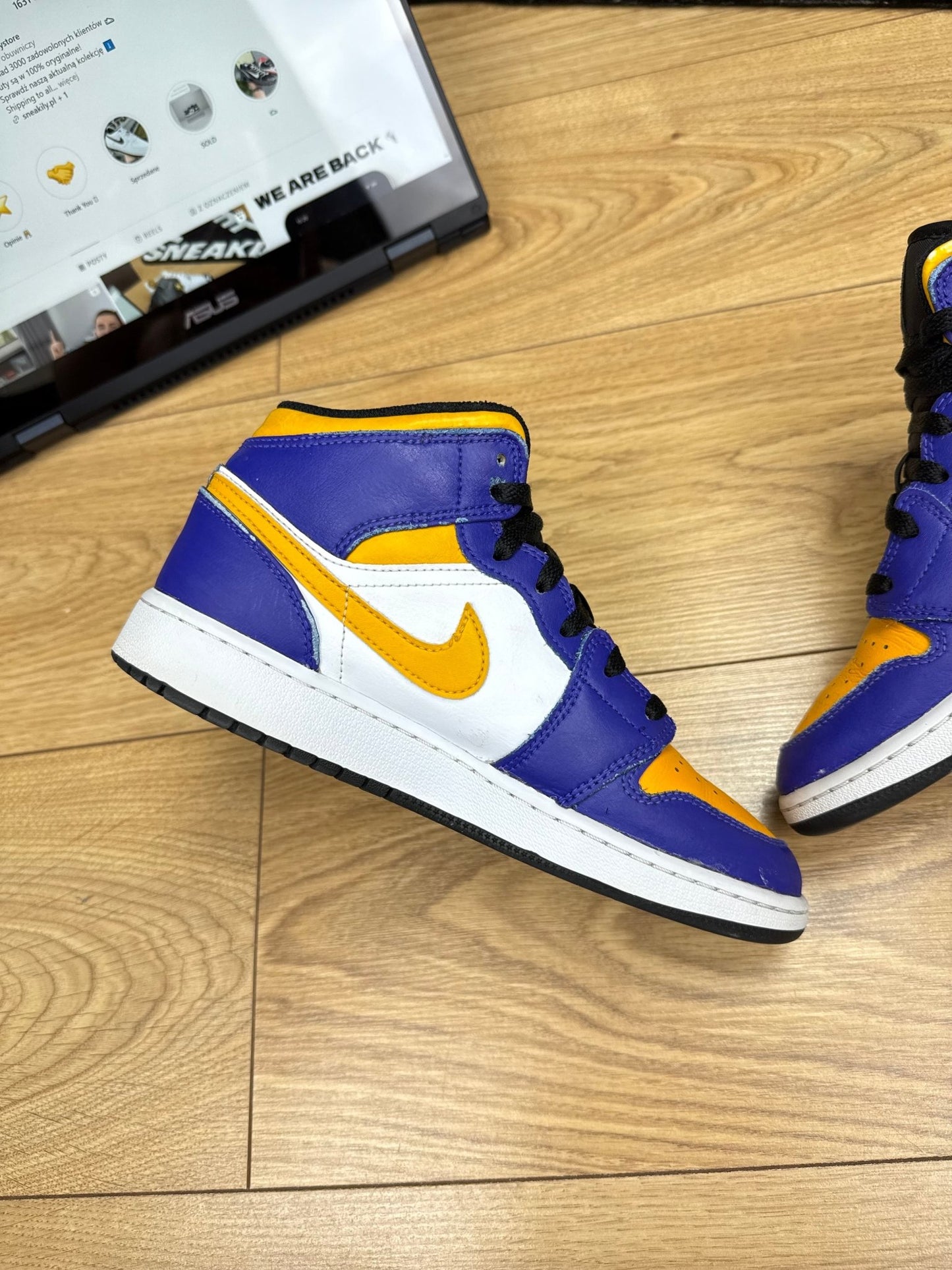 Nike Air Jordan 1 Mid (38)