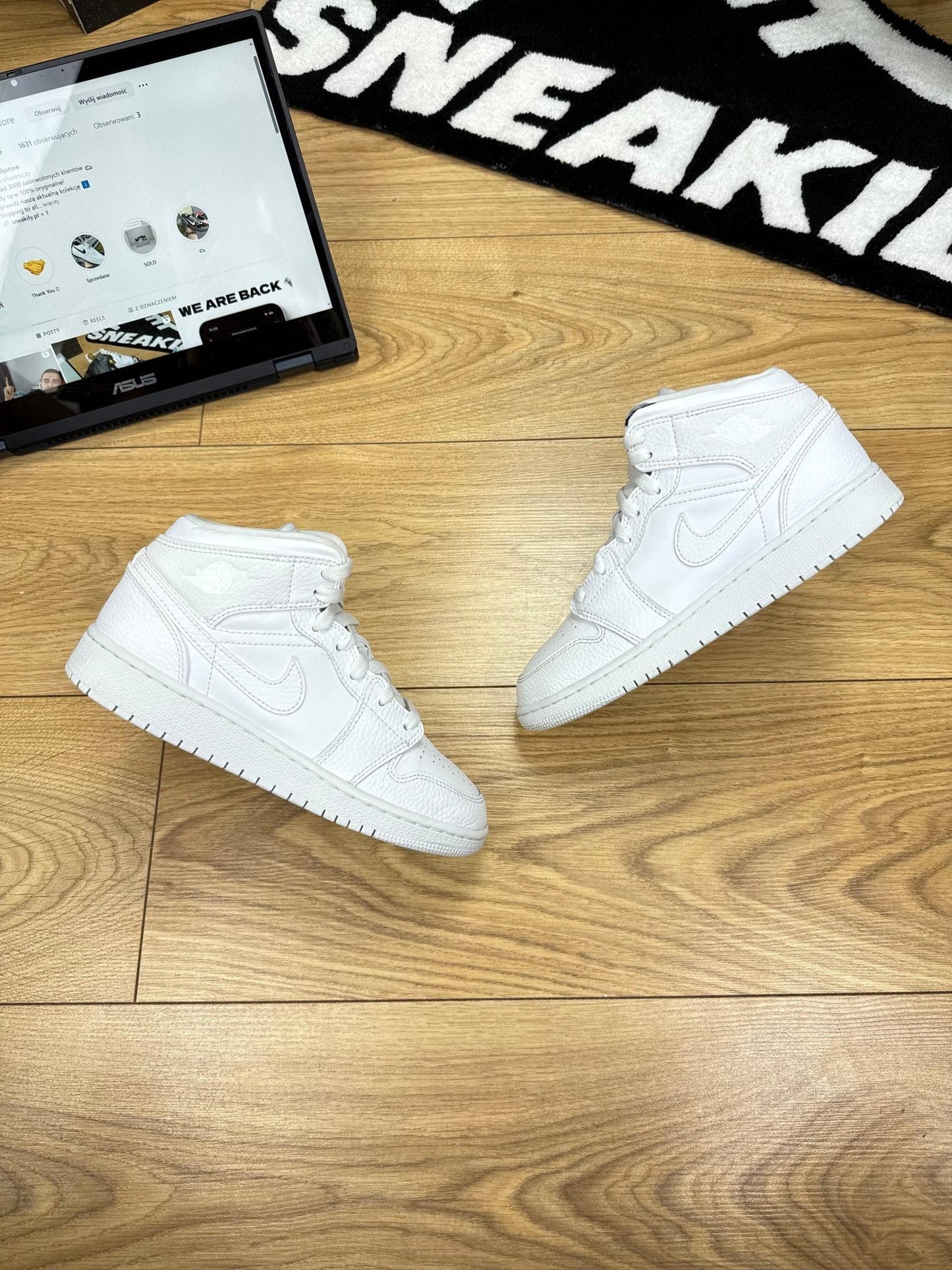 Nike Air Jordan 1 Mid (37.5)