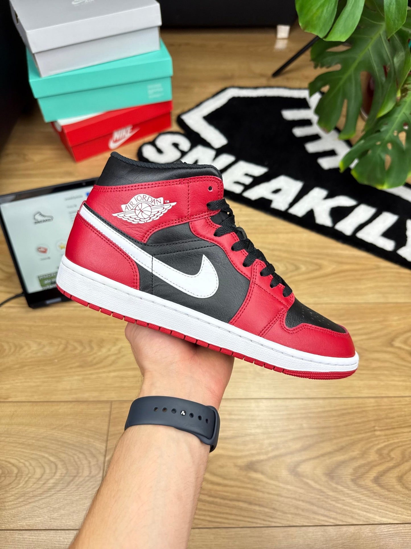 Nike Air Jordan 1 Mid (42.5)