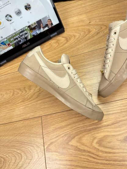 Nike Blazer Low “Khaki” (FPAR Collaboration) Blazer Low Khaki FPAR — buty sportowe męskie nowe rozmiar 38, wewnętrzny panel prawego buta