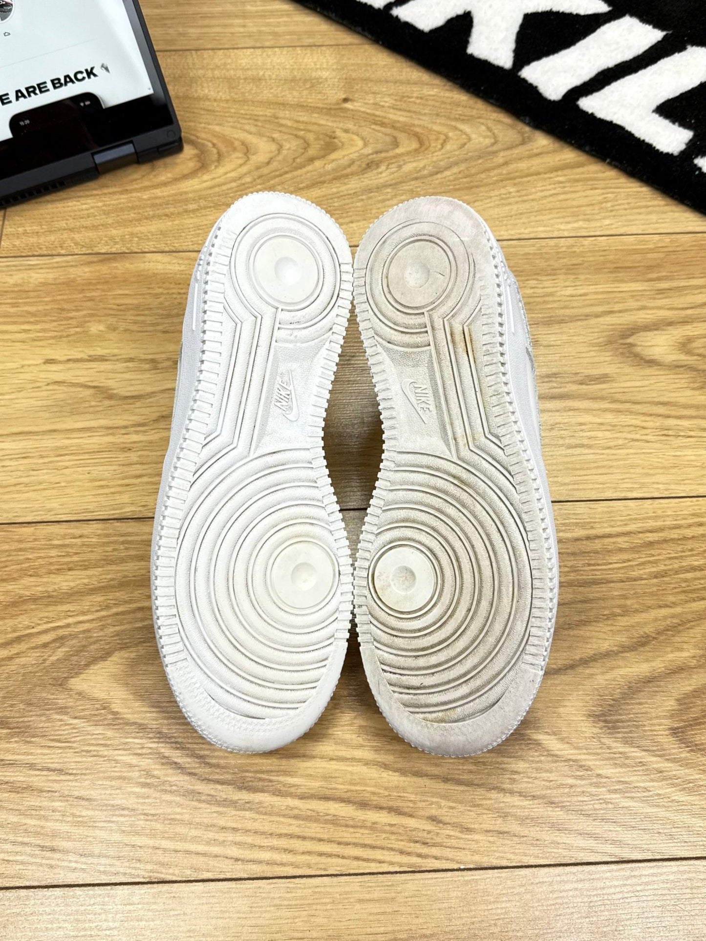 Nike Air Force 1 Low (40)