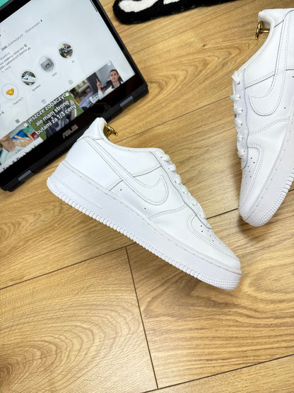 Nike Air Force 1 Low (38.5)