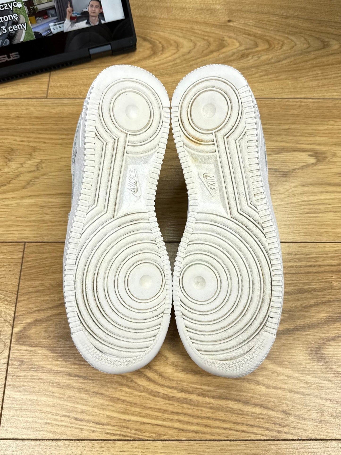 Nike Air Force 1 Low (40)