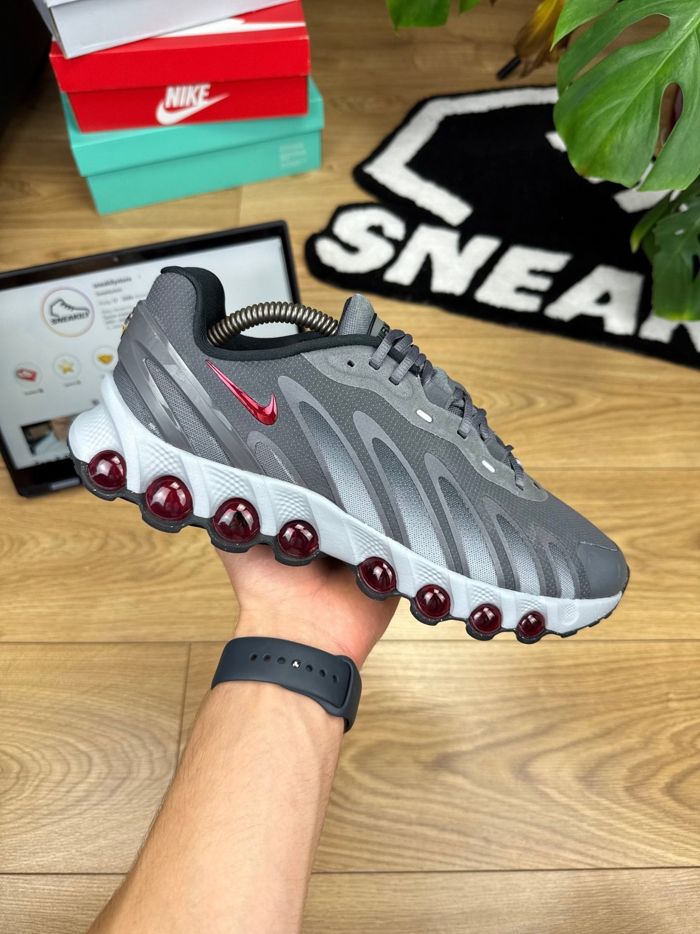 Nike Air Max DN8 (42.5)