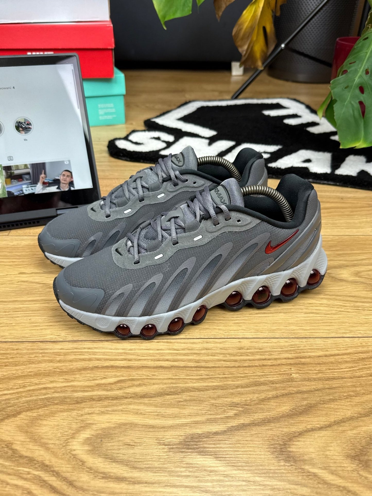 Nike Air Max DN8 (42.5)