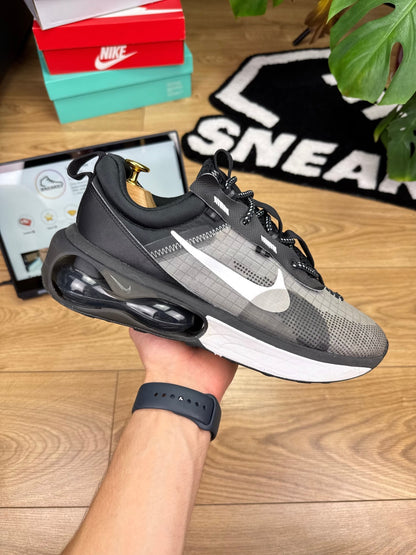 Nike Air Max 2021 (44.5)