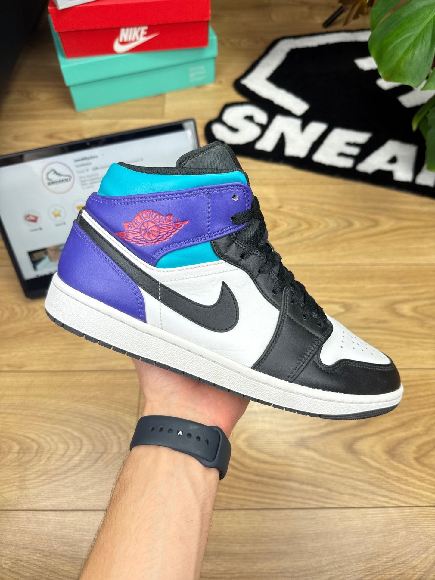 Nike Air Jordan 1 Mid (44.5)