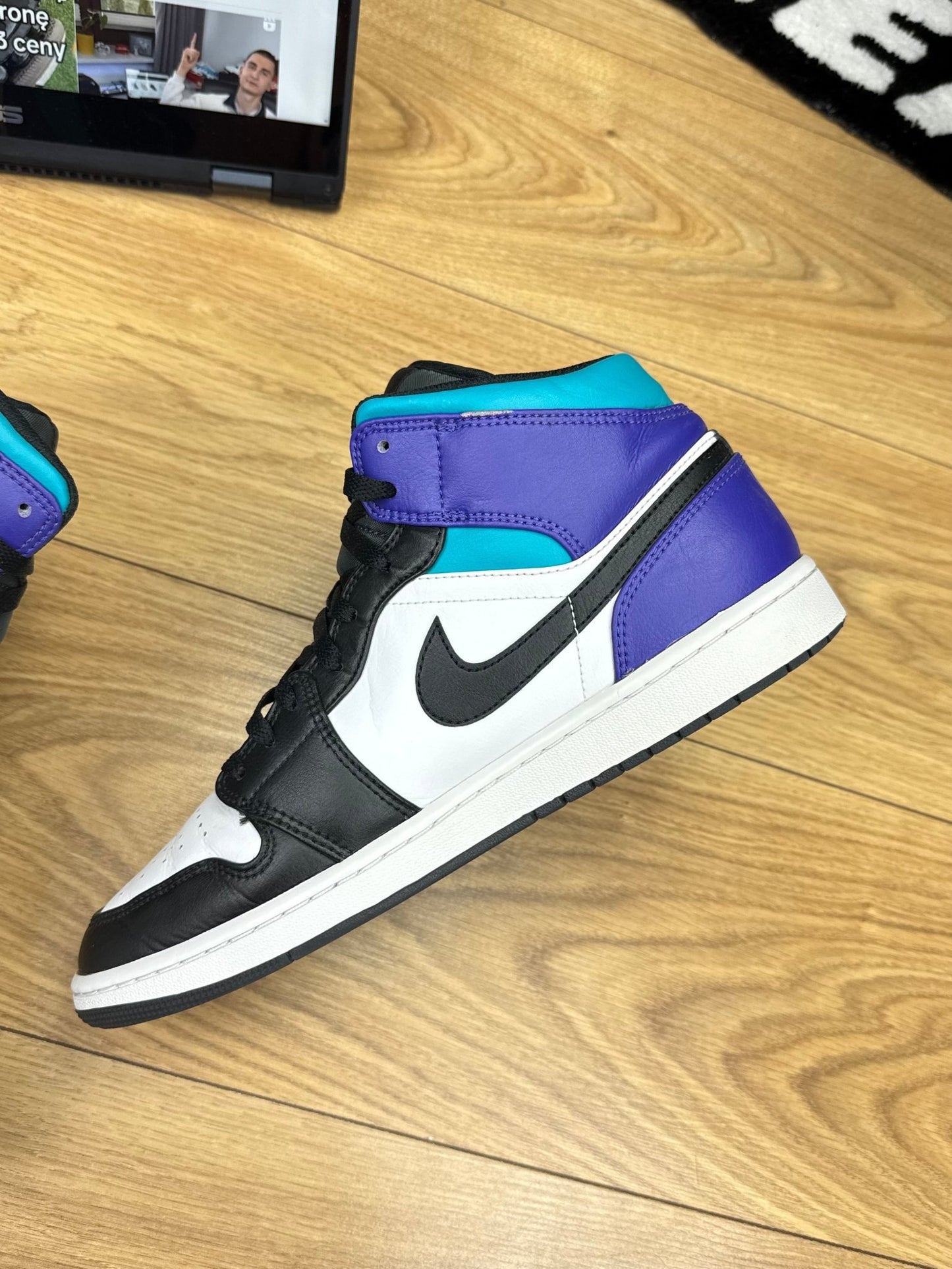 Nike Air Jordan 1 Mid (44.5)