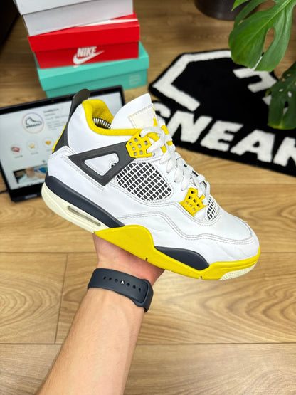 Nike Air Jordan 4 Retro (39)