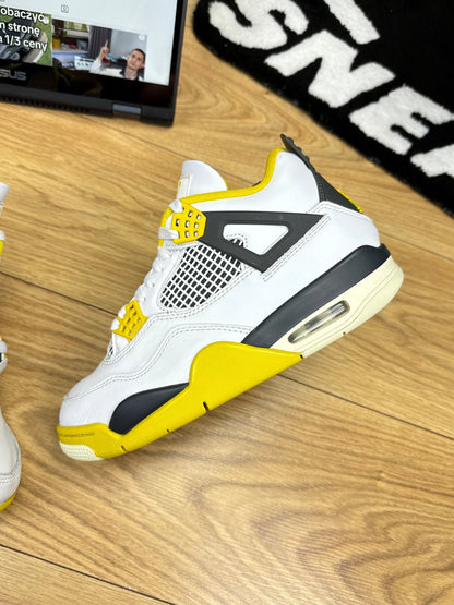 Nike Air Jordan 4 Retro (39)