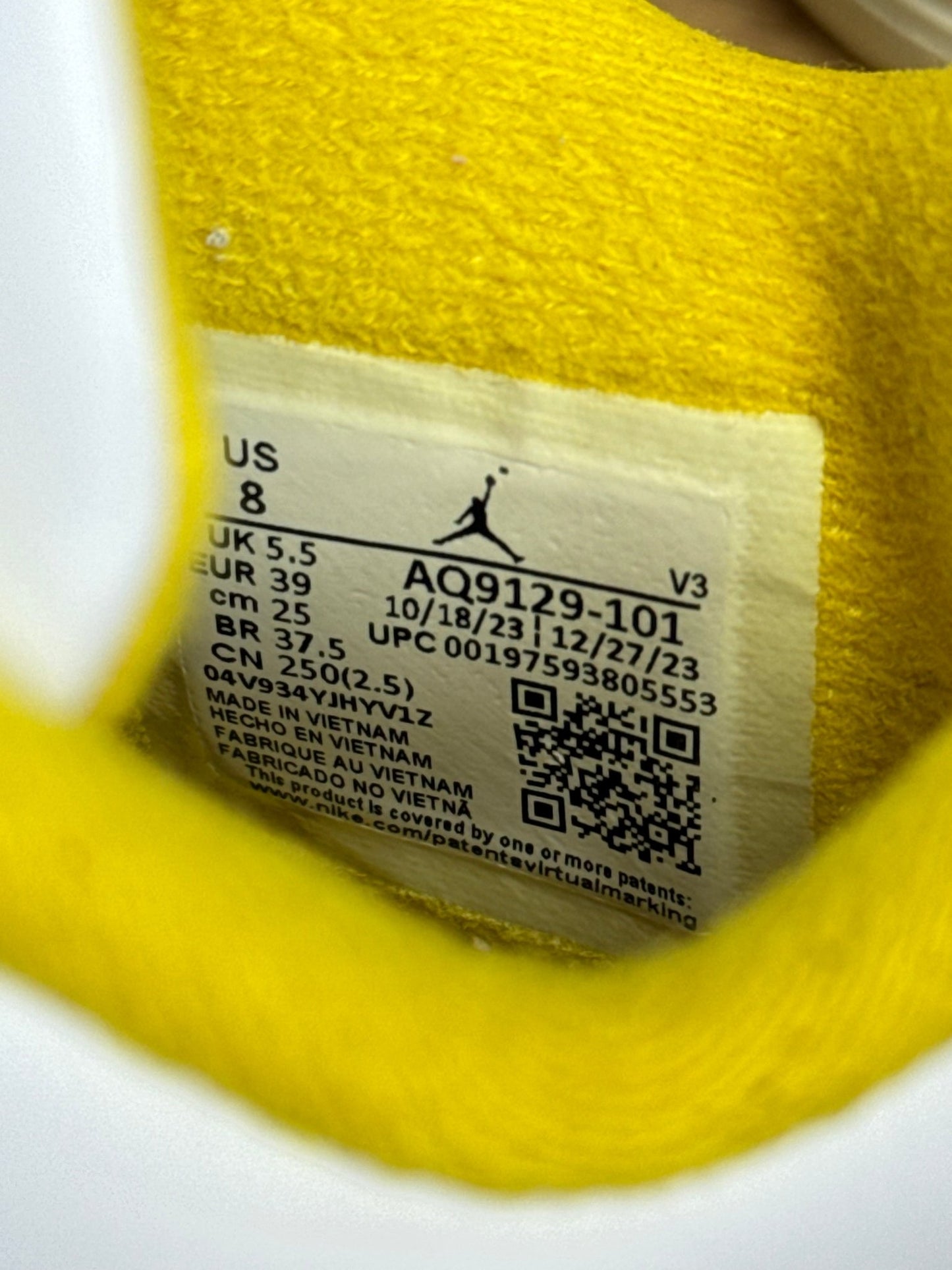 Nike Air Jordan 4 Retro (39)