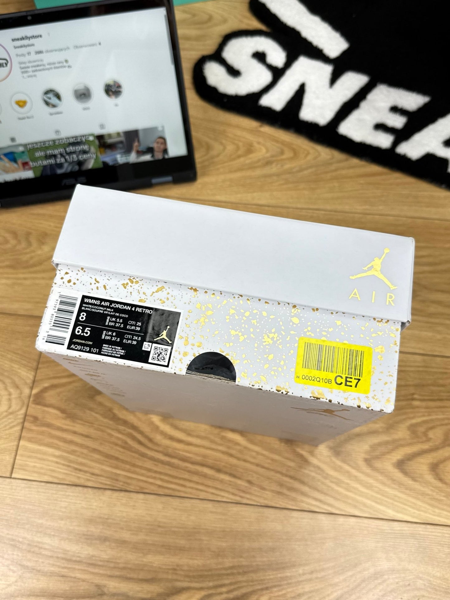 Nike Air Jordan 4 Retro (39)