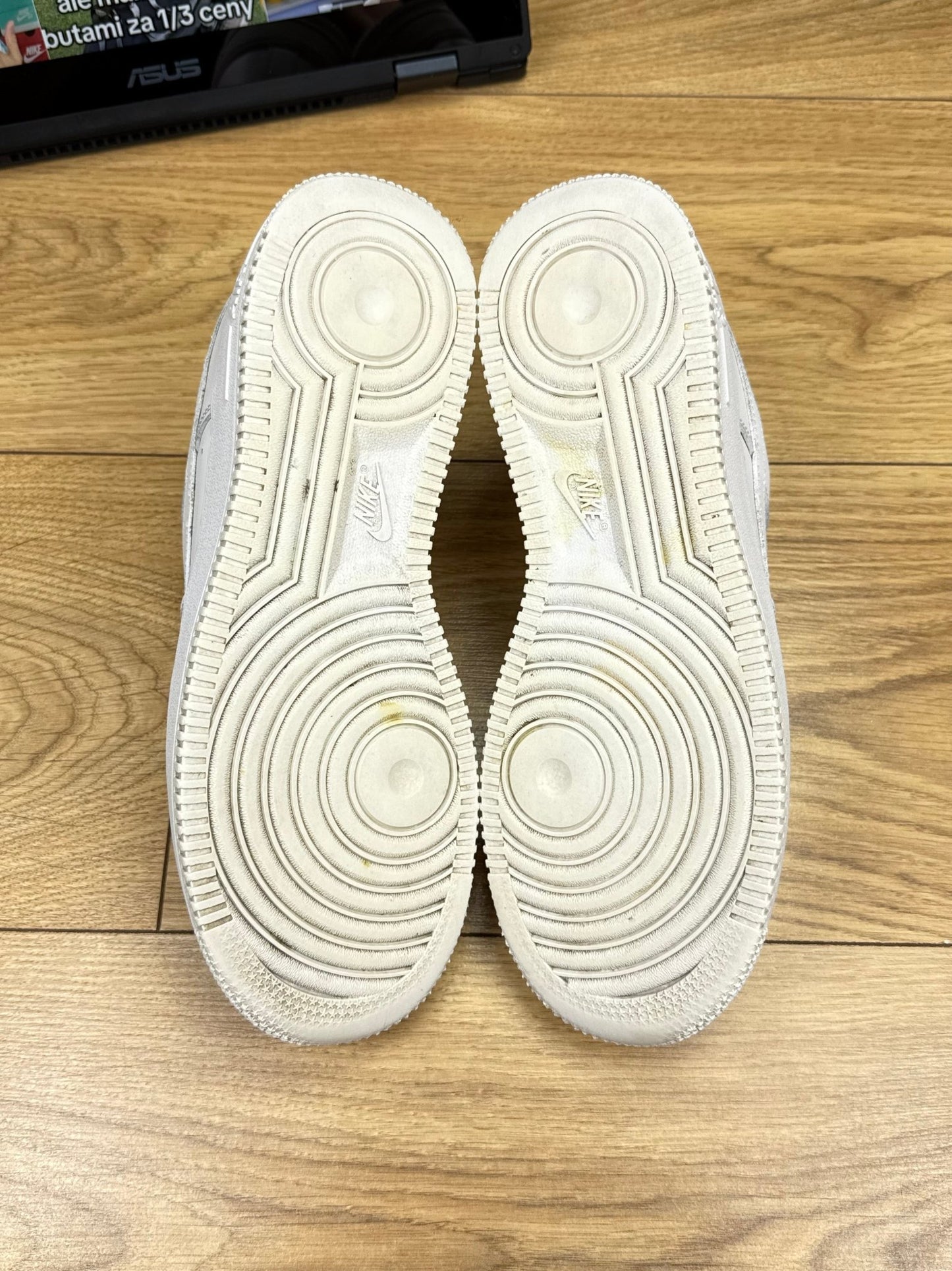 Nike Air Force 1 Low (40)