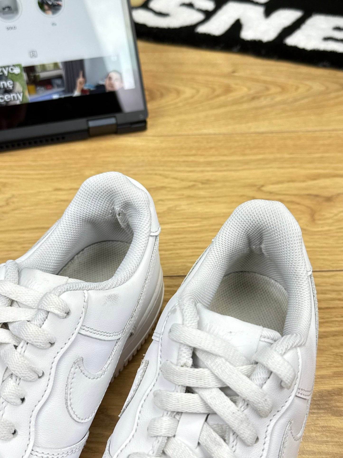 Nike Air Force 1 Low (40)