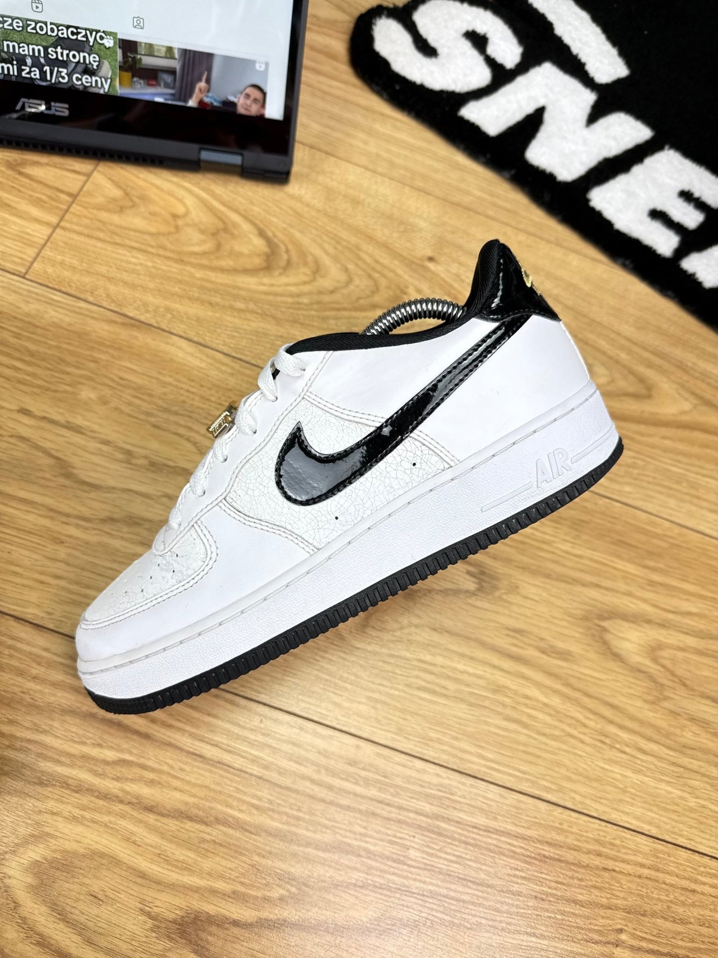 Nike Air Force 1 Low (40)