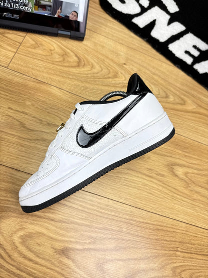 Nike Air Force 1 Low (40)