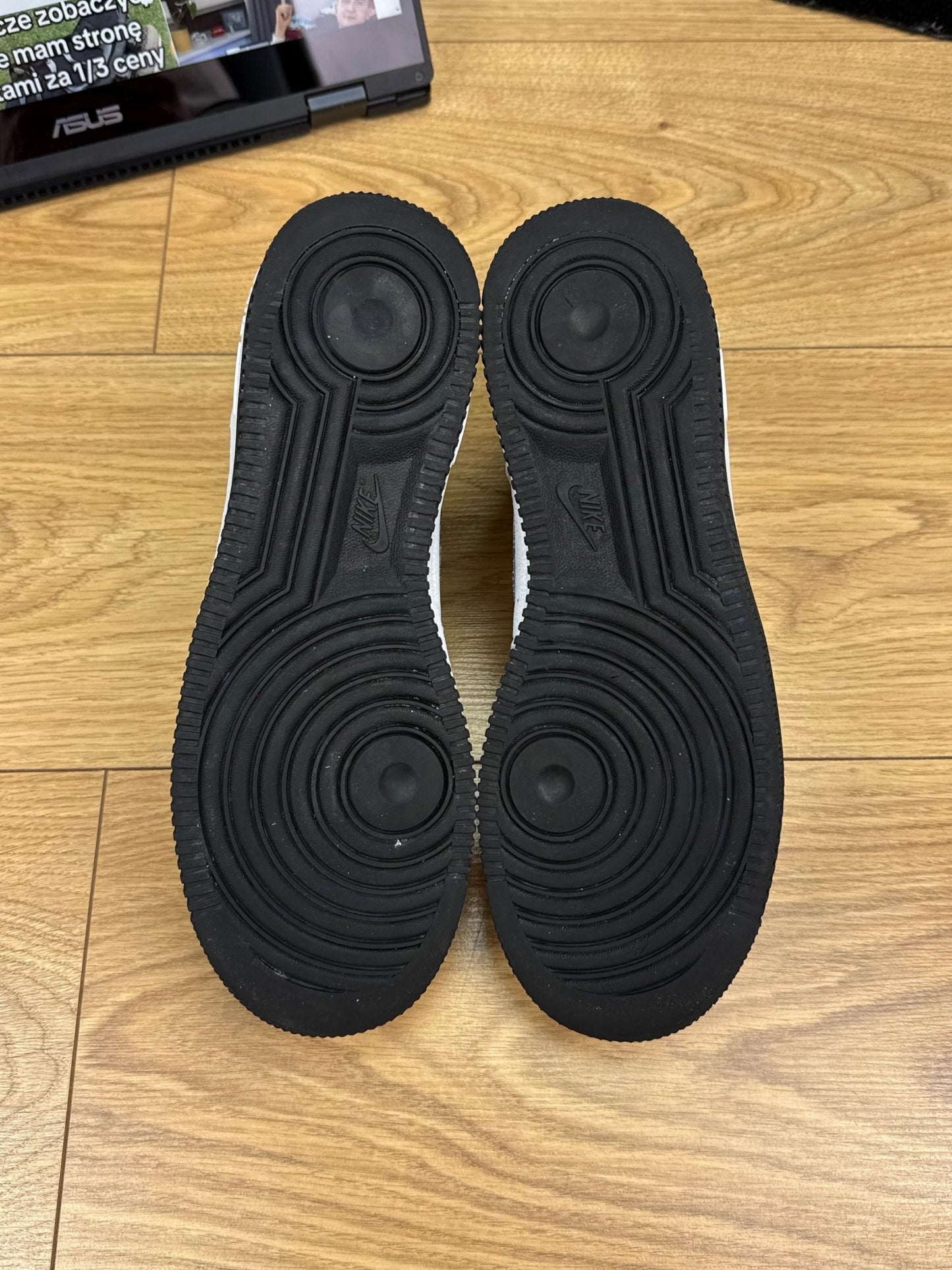 Nike Air Force 1 Low (40)