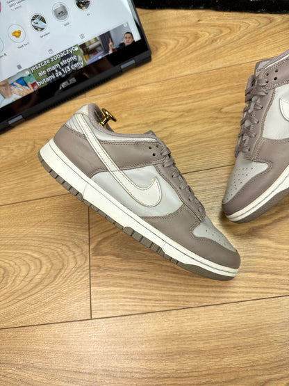 Nike Dunk Low (40.5)